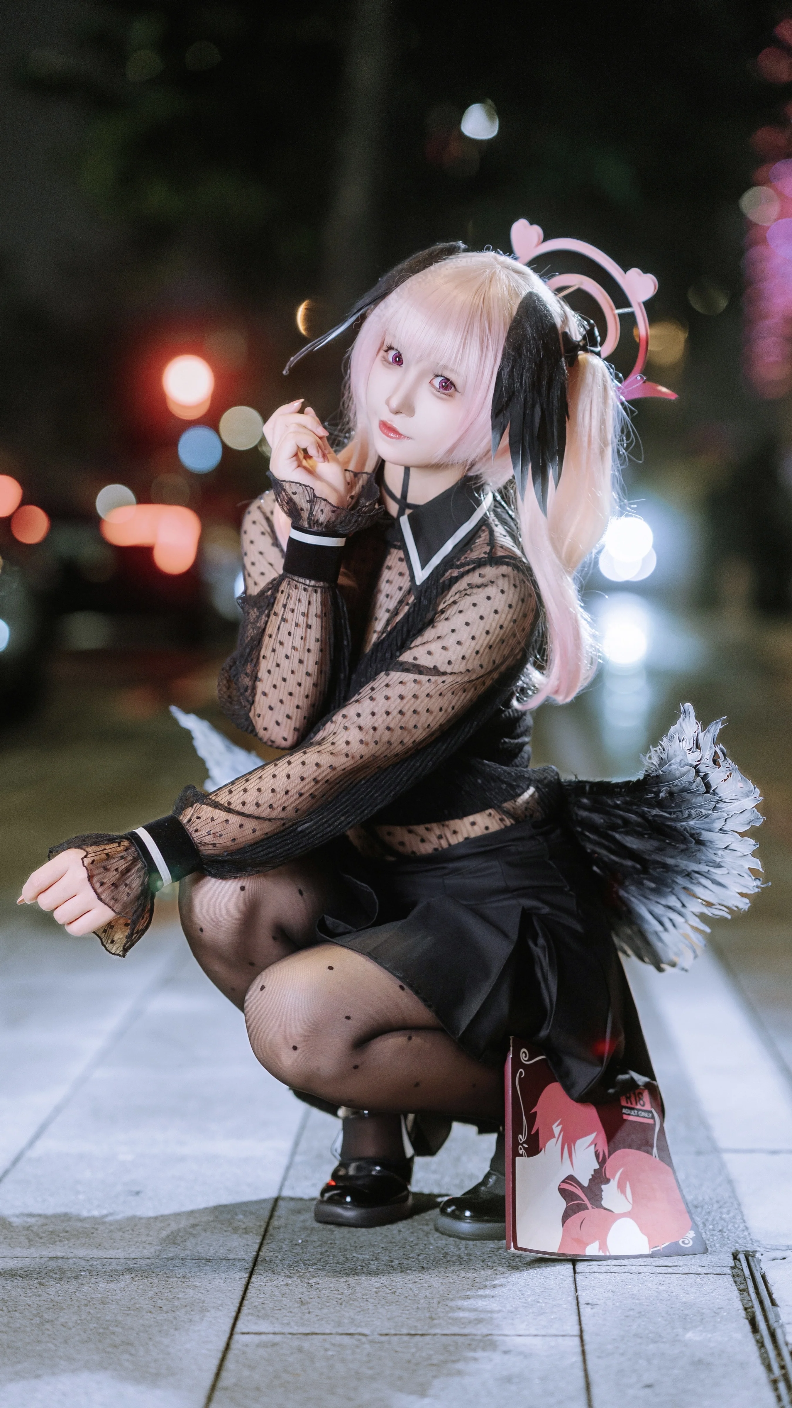 【下江小春cos】蔚藍檔案一番賞造型，夜間光斑下的波點黑絲 - 第 4 張