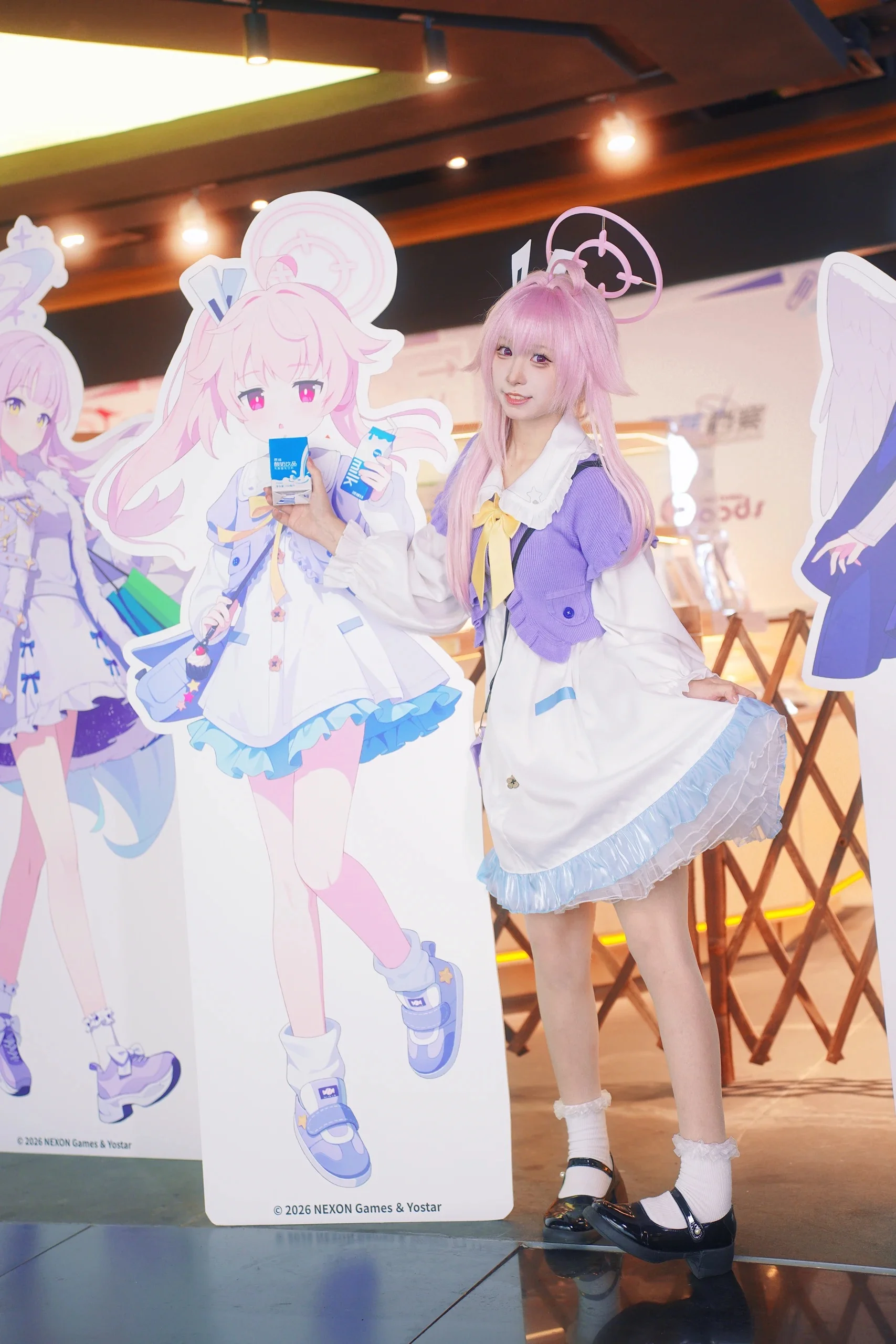 【柚鸟夏cos】蔚蓝档案联动探店，打卡属于自己的立牌