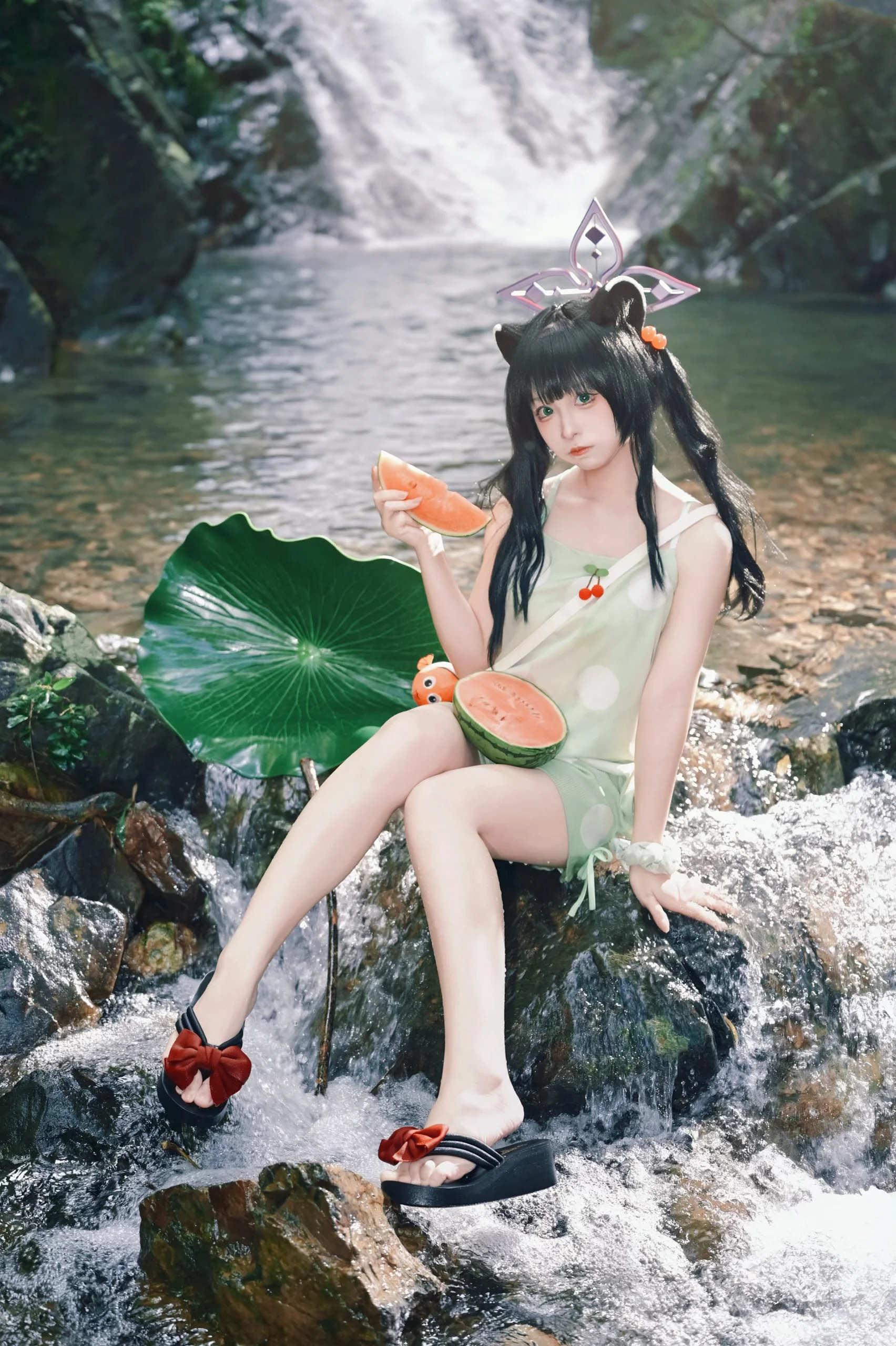 【春原瞬cos】夏日溪流中的清透還原，蔚藍檔案水著形態 - 第 1 張