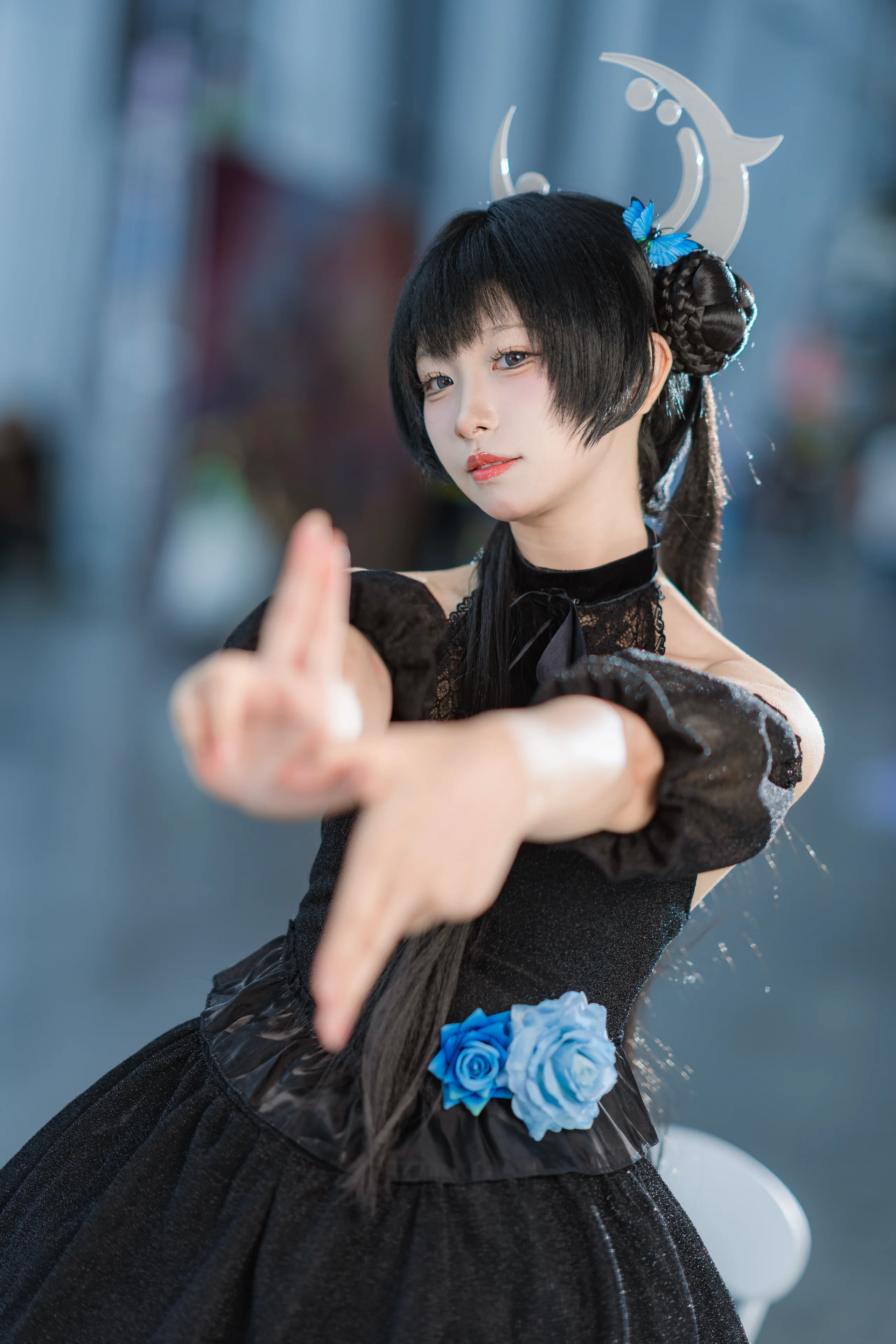 [Misaki Cosplay] Blue Archive's Quiet Night and Dynamic Convention Snapshots - Image 2