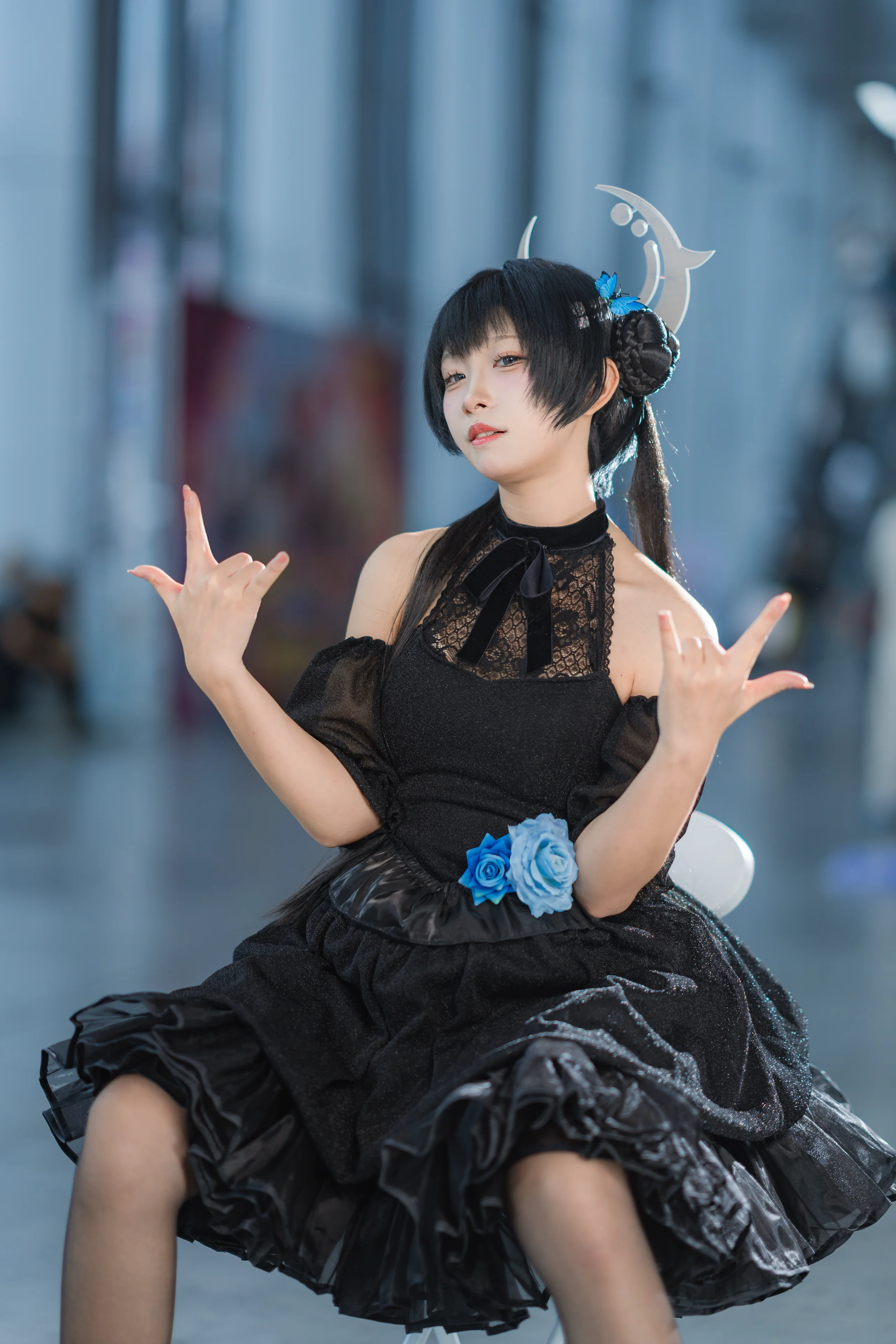 [Misaki Cosplay] Blue Archive's Quiet Night and Dynamic Convention Snapshots - Image 5