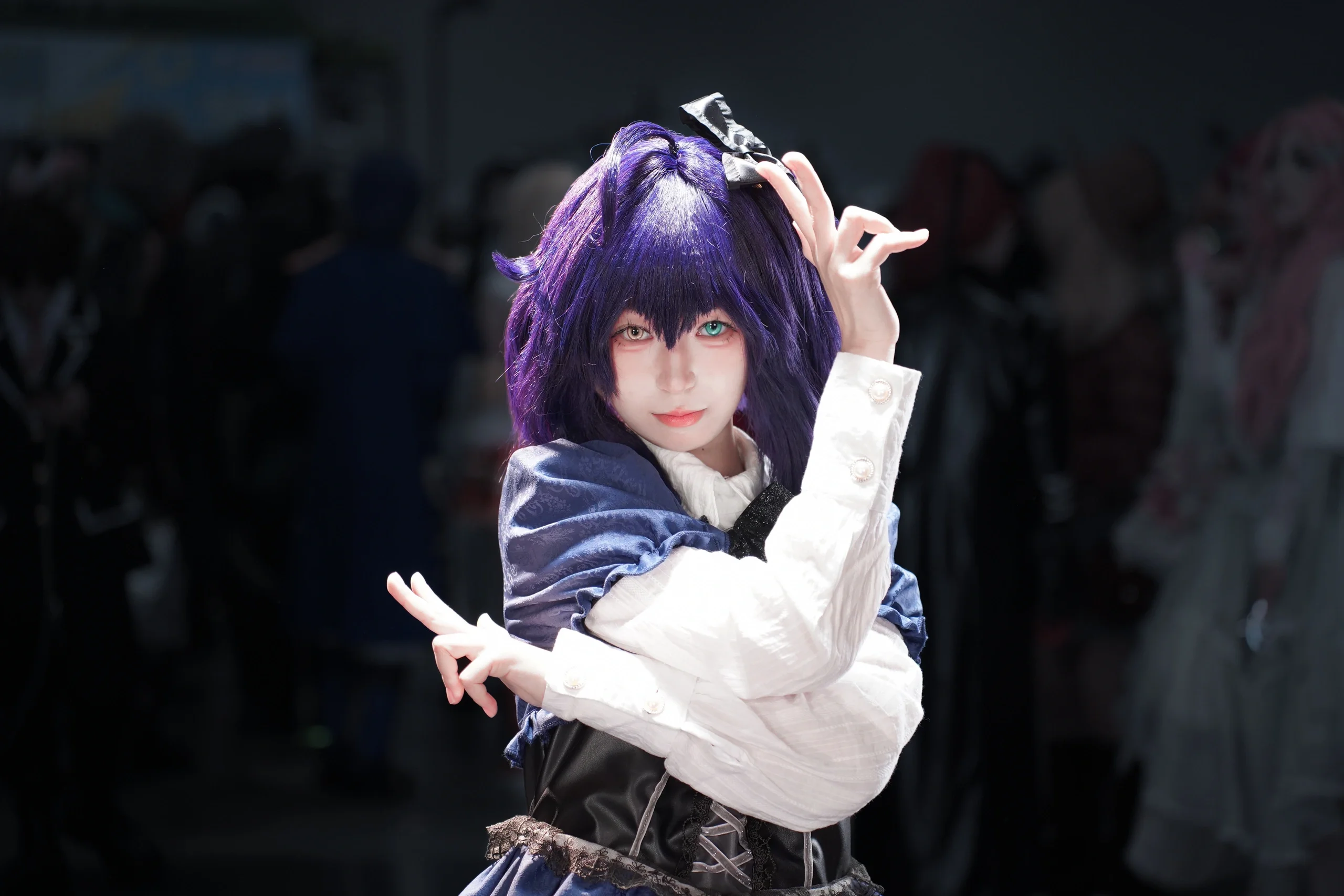 【六花cos】中二病也要谈恋爱！的洋装穿搭，现场灯光加持 - 第 5 张