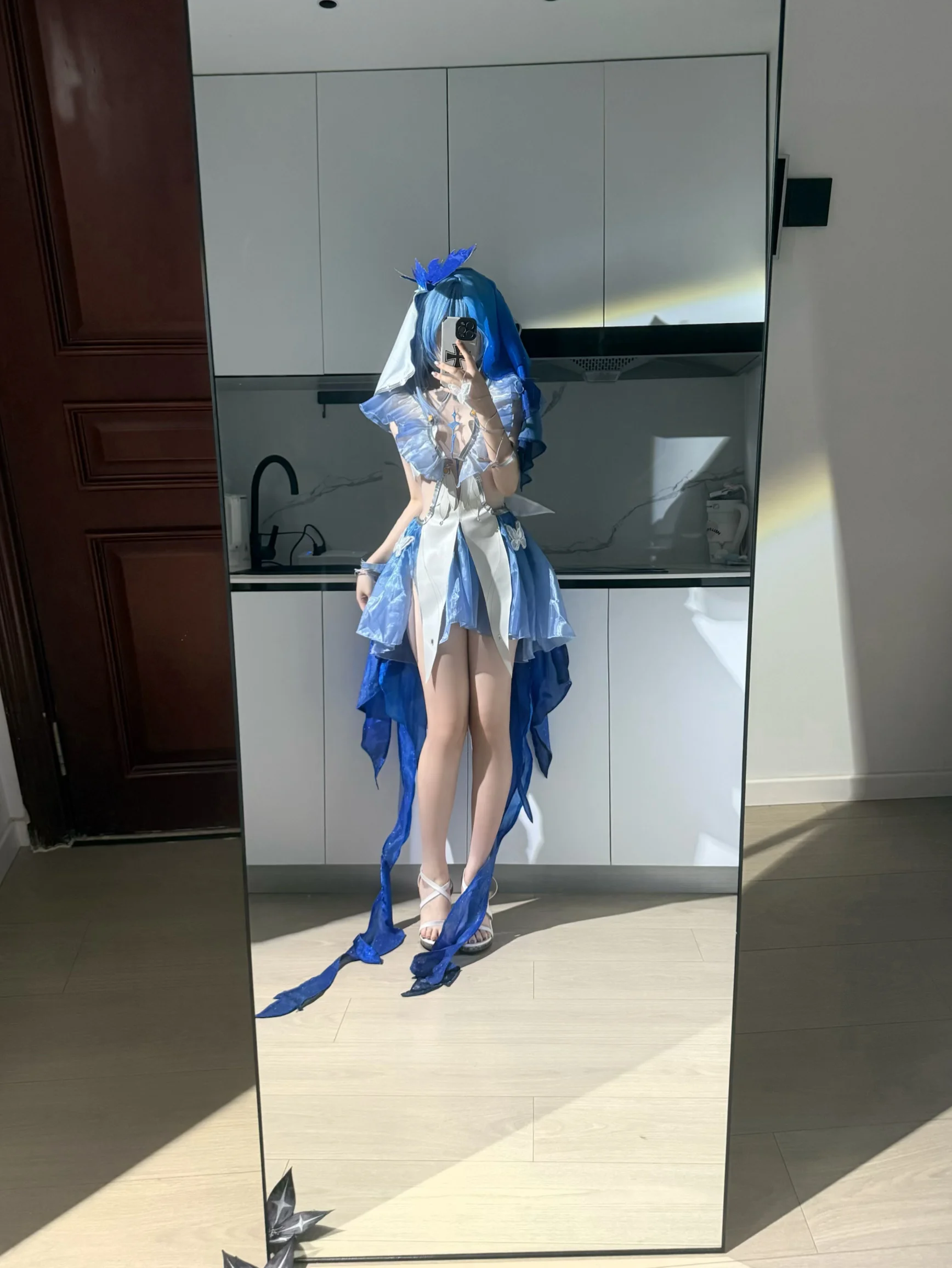 【鸣潮cos】蓝白配色的居家光影记录