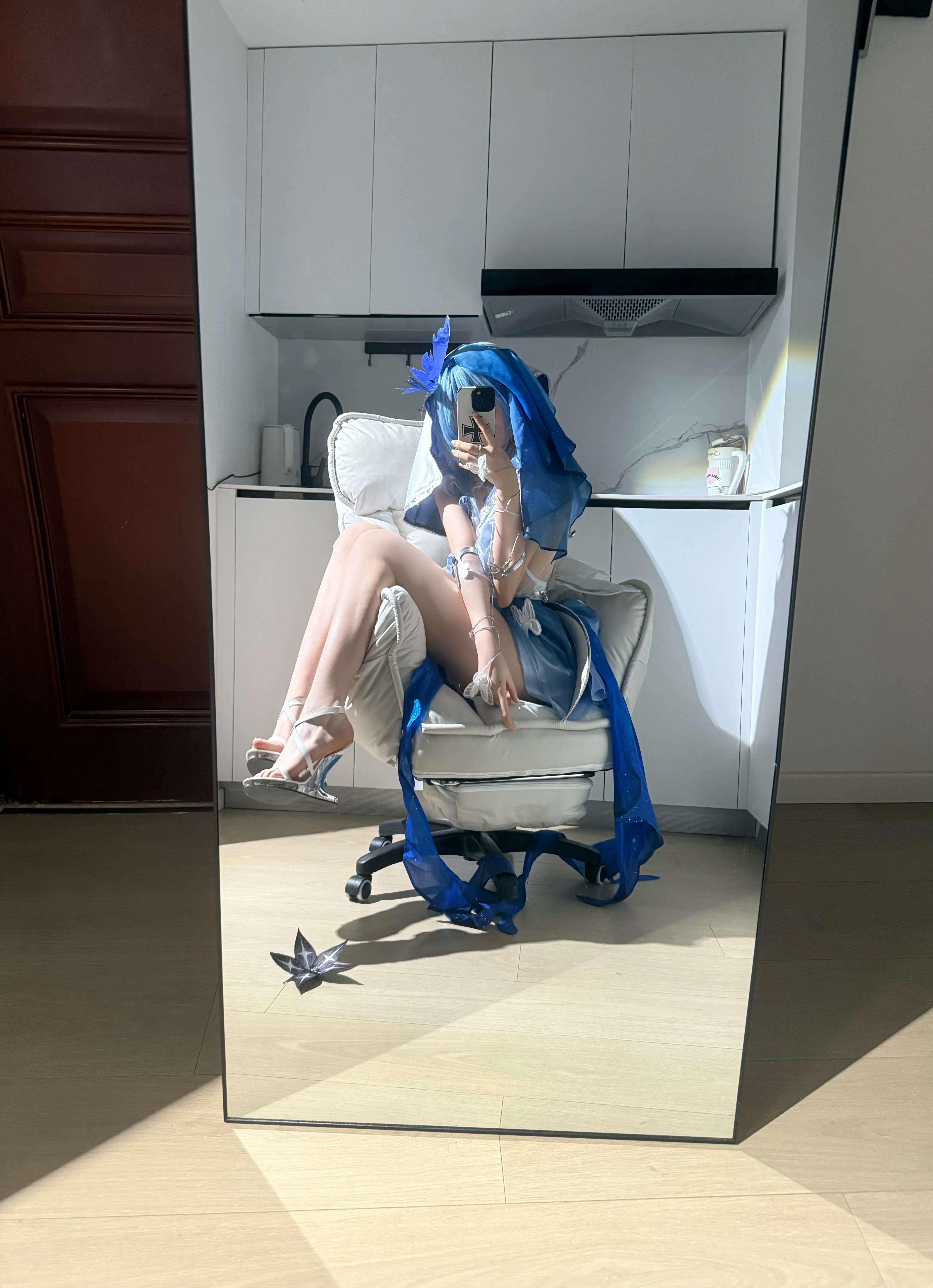 【鸣潮cos】蓝白配色的居家光影记录 - 第 2 张