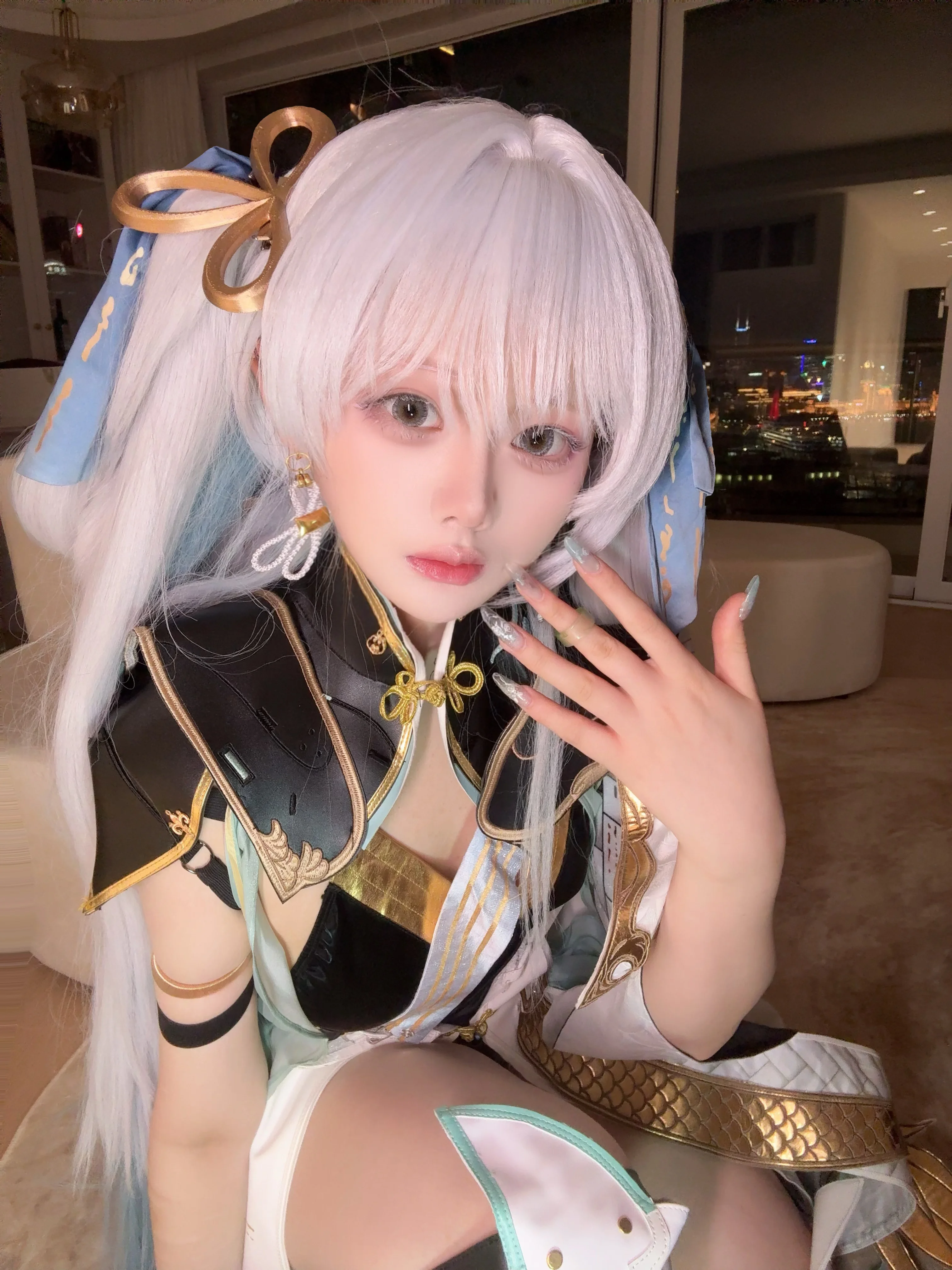 【今汐cos】這套黑白金戰鬥服的棚拍與日常視角記錄 - 第 2 張