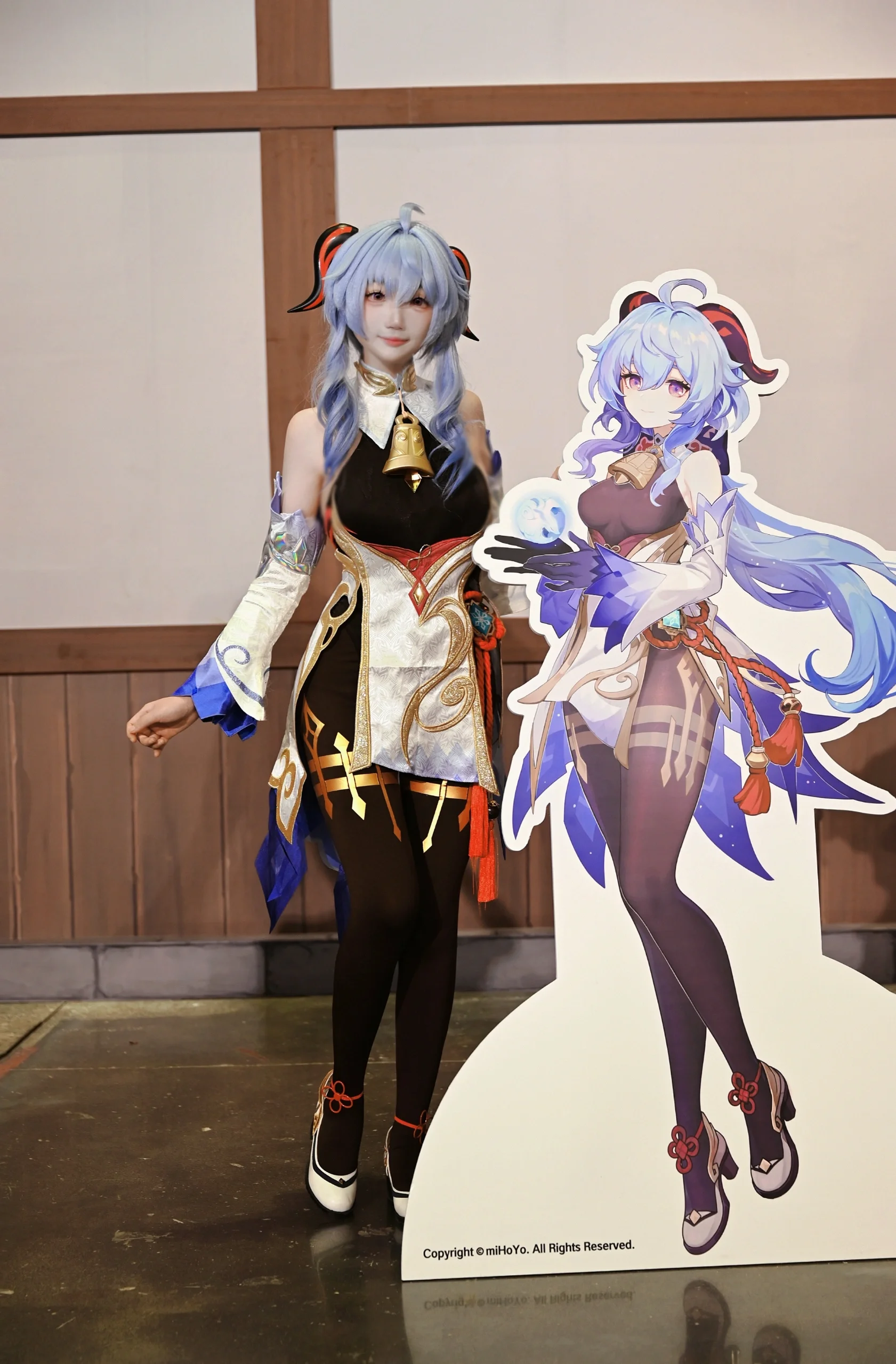【甘雨cos】原神fes现场返图，长廊下的灯光与细节记录 - 第 1 张