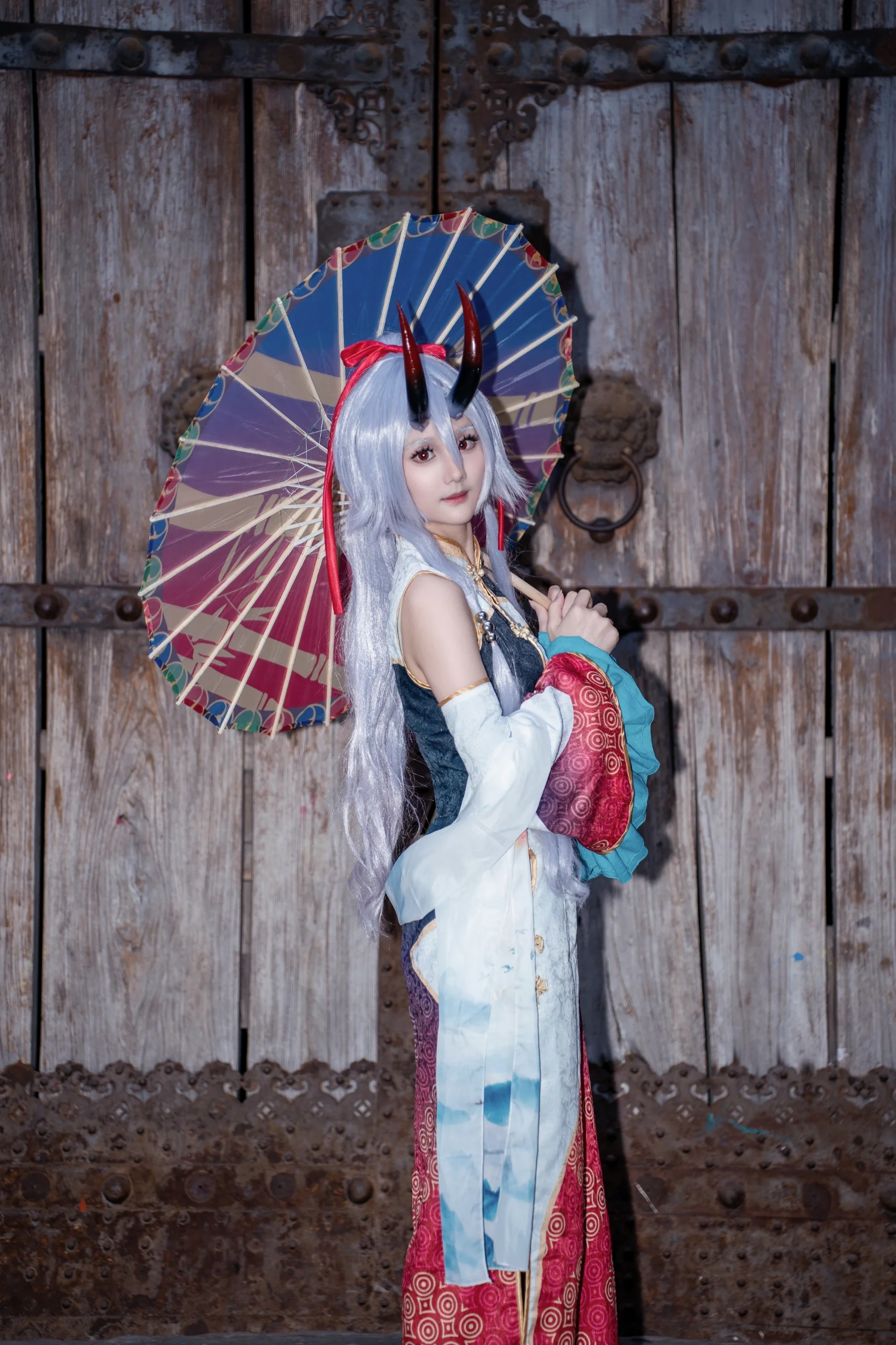 【巴御前cos】手持红蓝油纸伞，在FGO的国风画卷里漫步 - 第 10 张