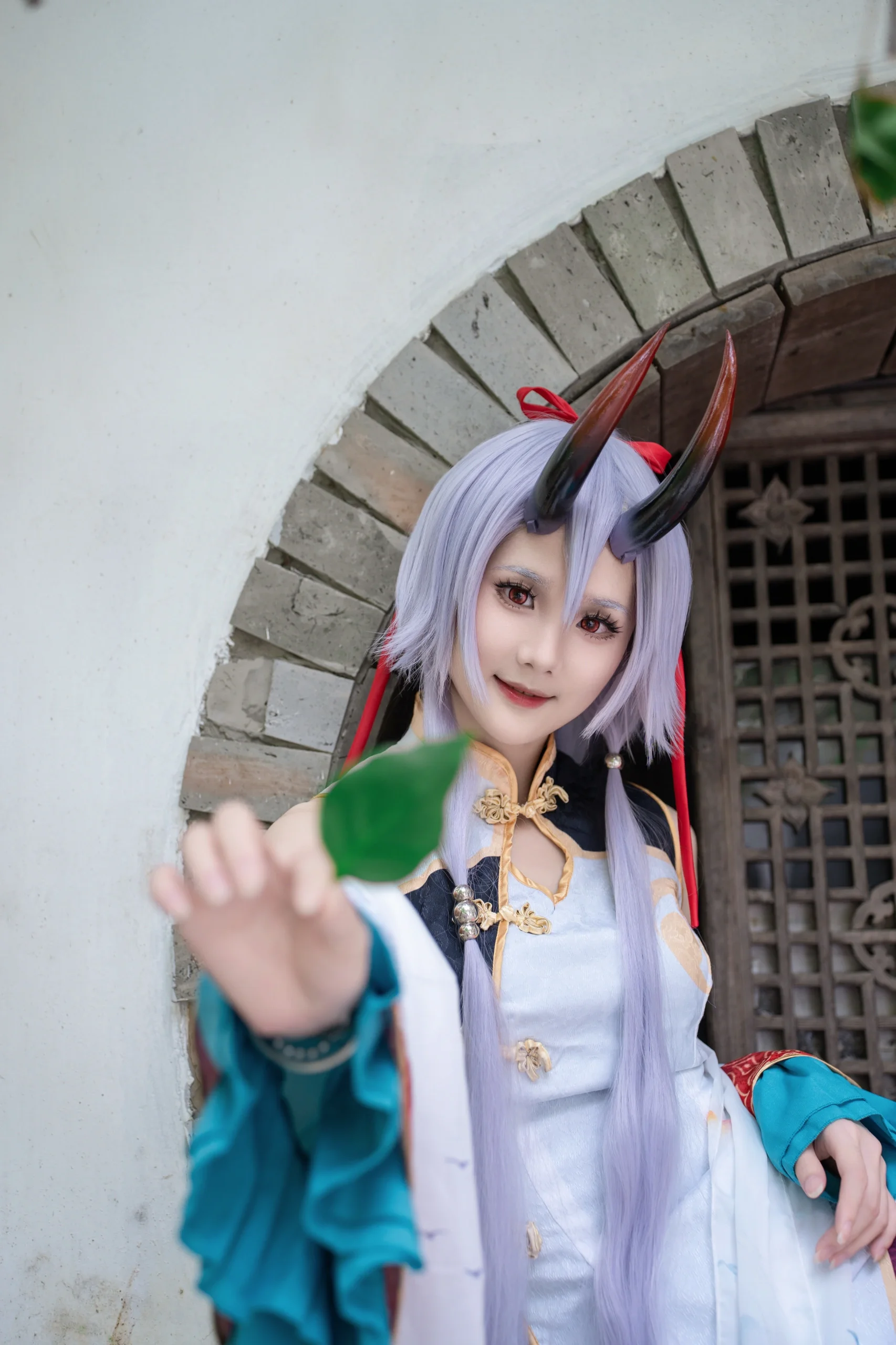 【巴御前cos】手持红蓝油纸伞，在FGO的国风画卷里漫步 - 第 11 张