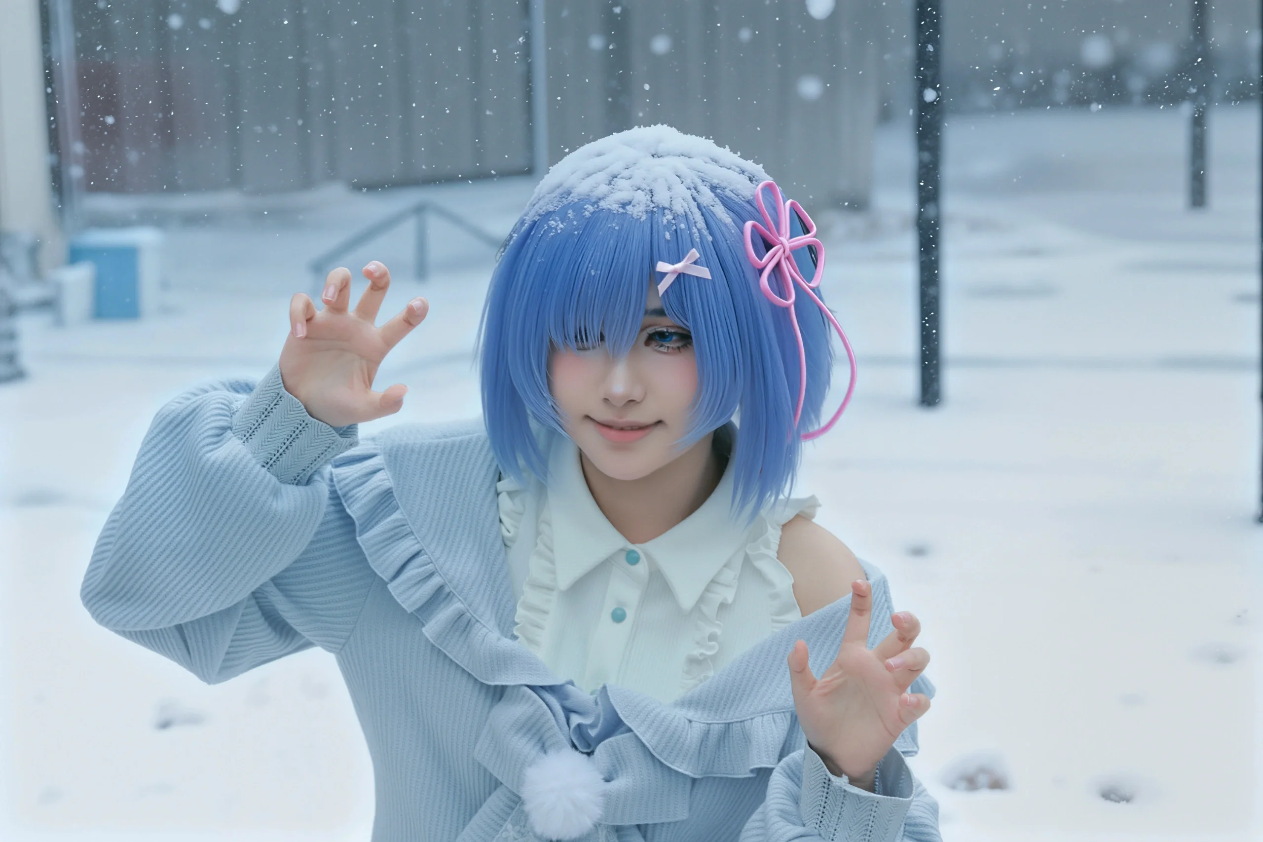 【蕾姆cos】雪天定格，温柔色调的冬日氛围感 - 第 2 张