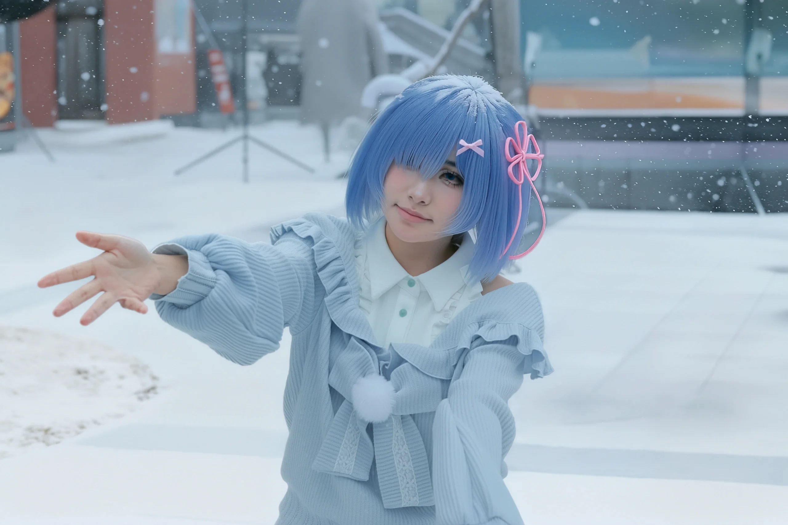 【蕾姆cos】雪天定格，温柔色调的冬日氛围感 - 第 4 张