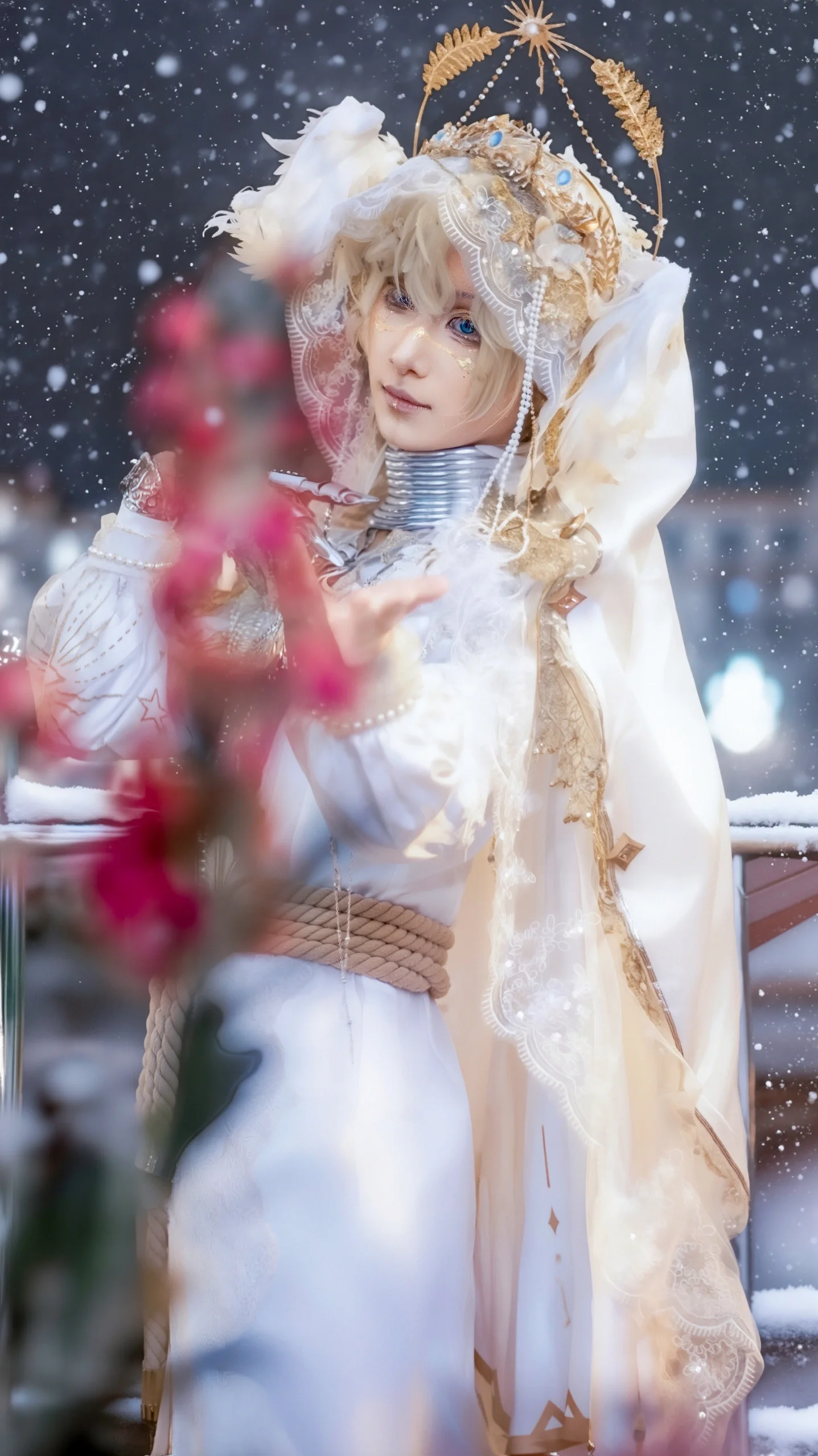 【月相先知cos】第五人格雪凝晦月实景拍摄，感受宿命的重量 - 第 4 张