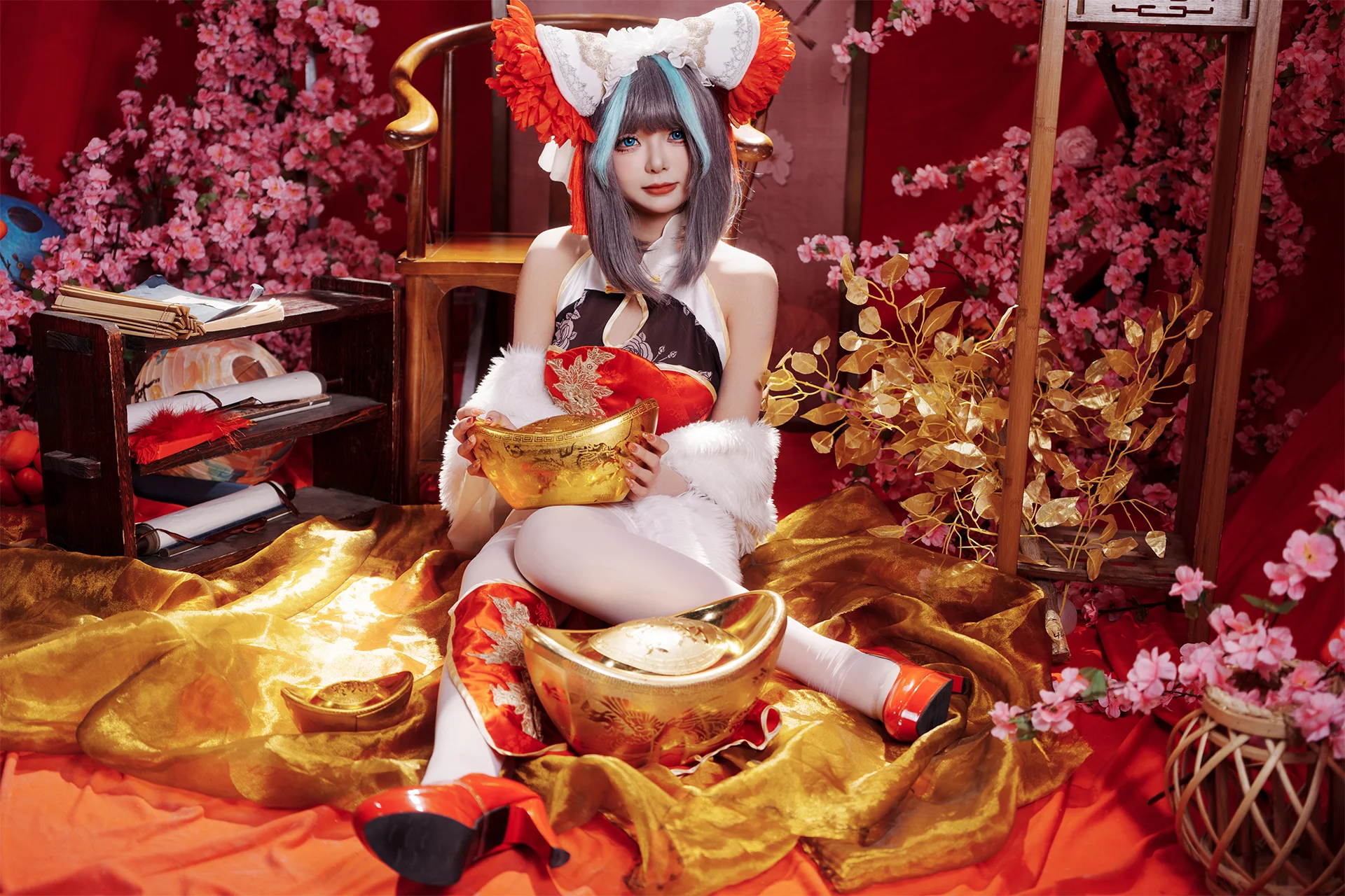 【碧蓝航线柴郡cos】新年旗袍猫猫，白丝与元宝的富贵时刻 - 第 4 张
