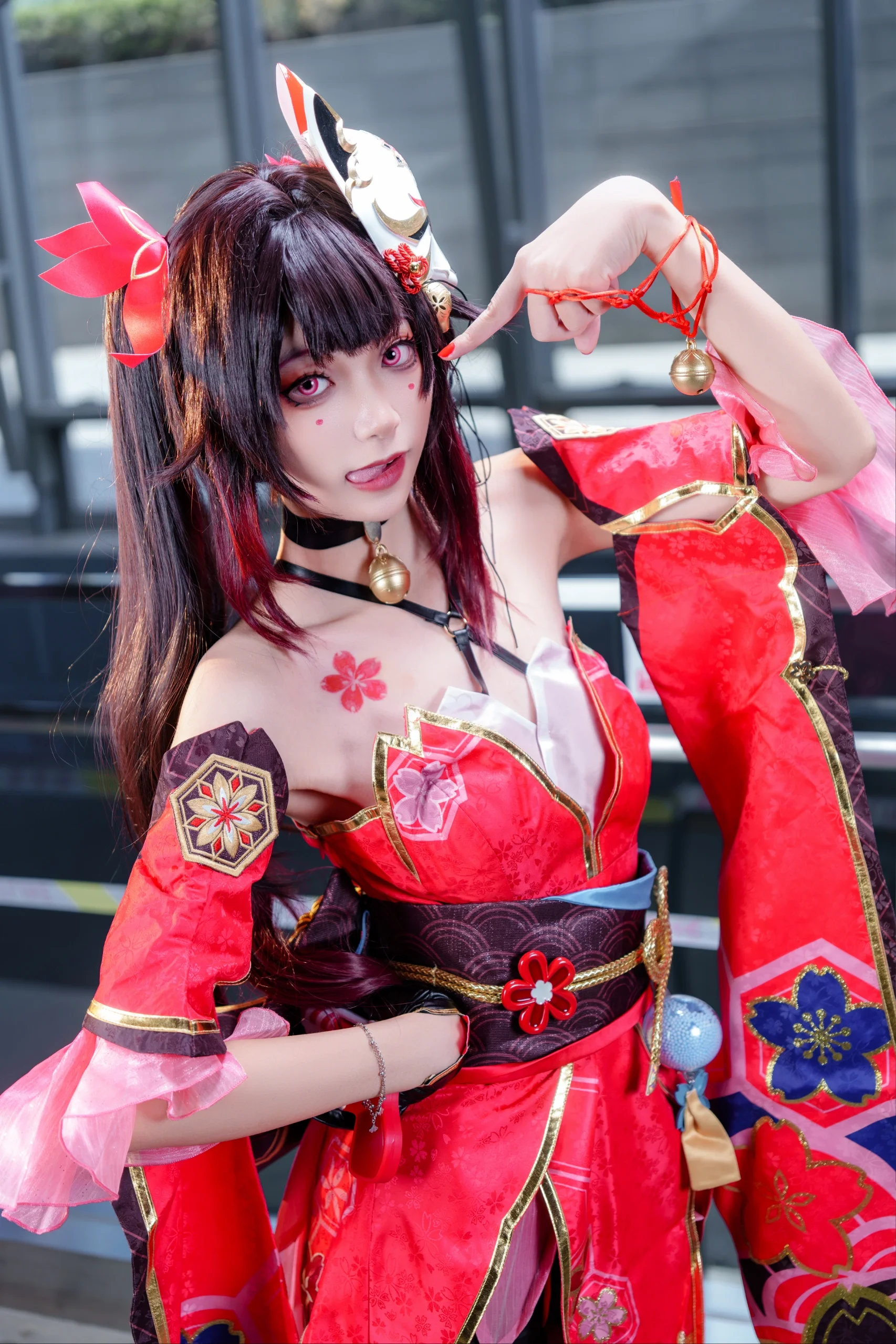 【花火cos】崩壞星穹鐵道里的歡愉化身，肆意張揚的紅影 - 第 2 張