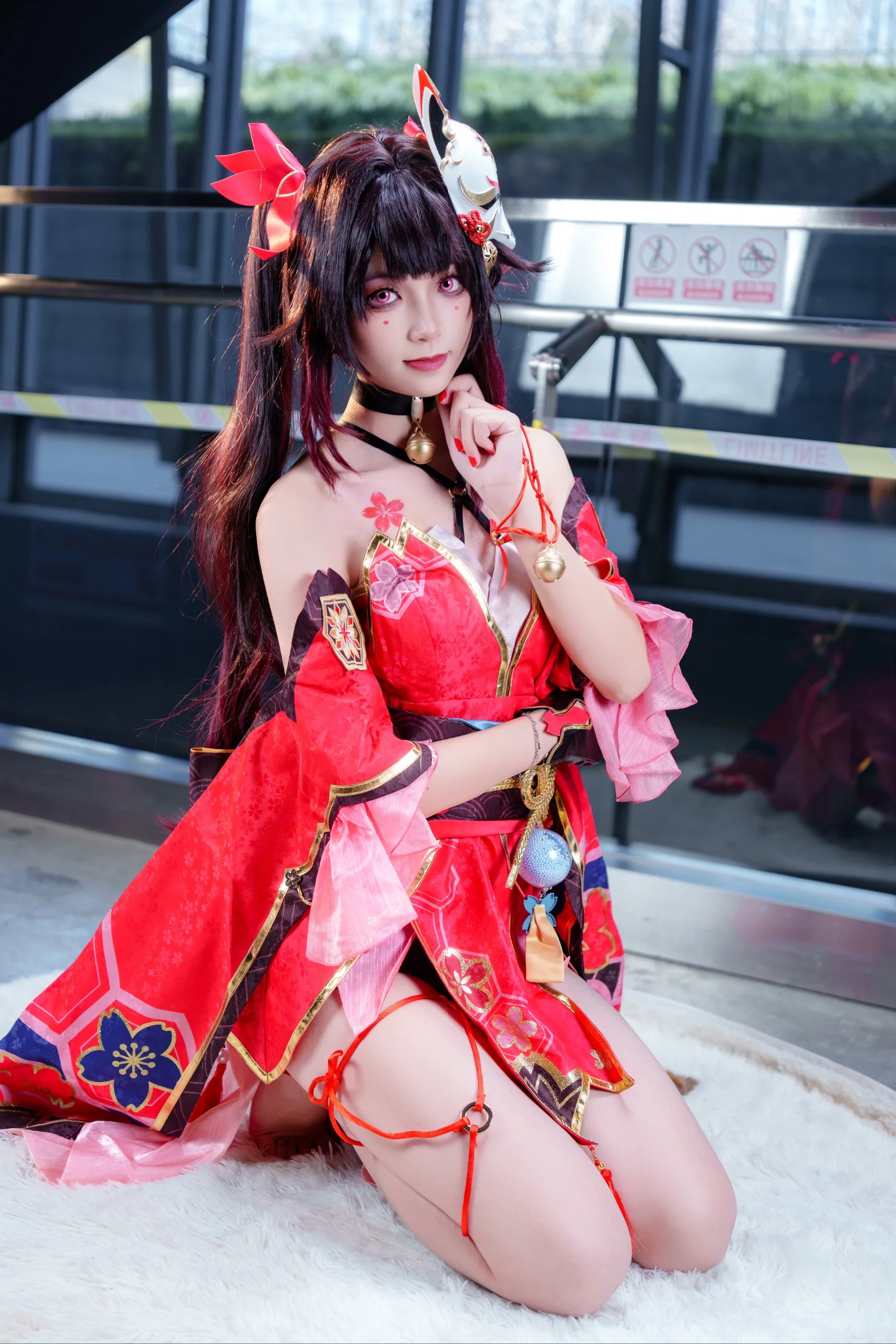 【花火cos】崩壞星穹鐵道里的歡愉化身，肆意張揚的紅影 - 第 4 張
