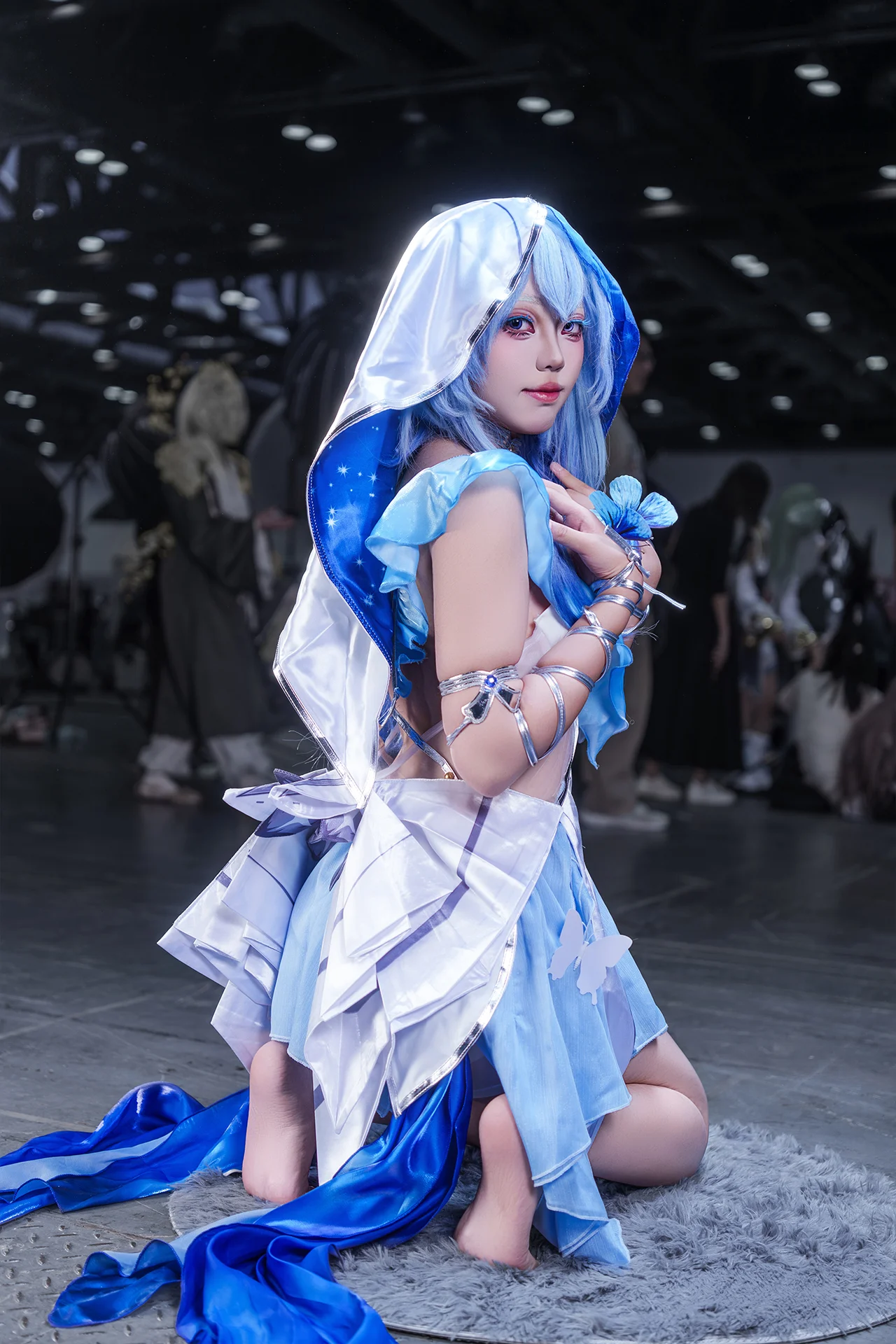 【守岸人cos】鸣潮里的蓝色星光，漫展现场的定格瞬间 - 第 4 张