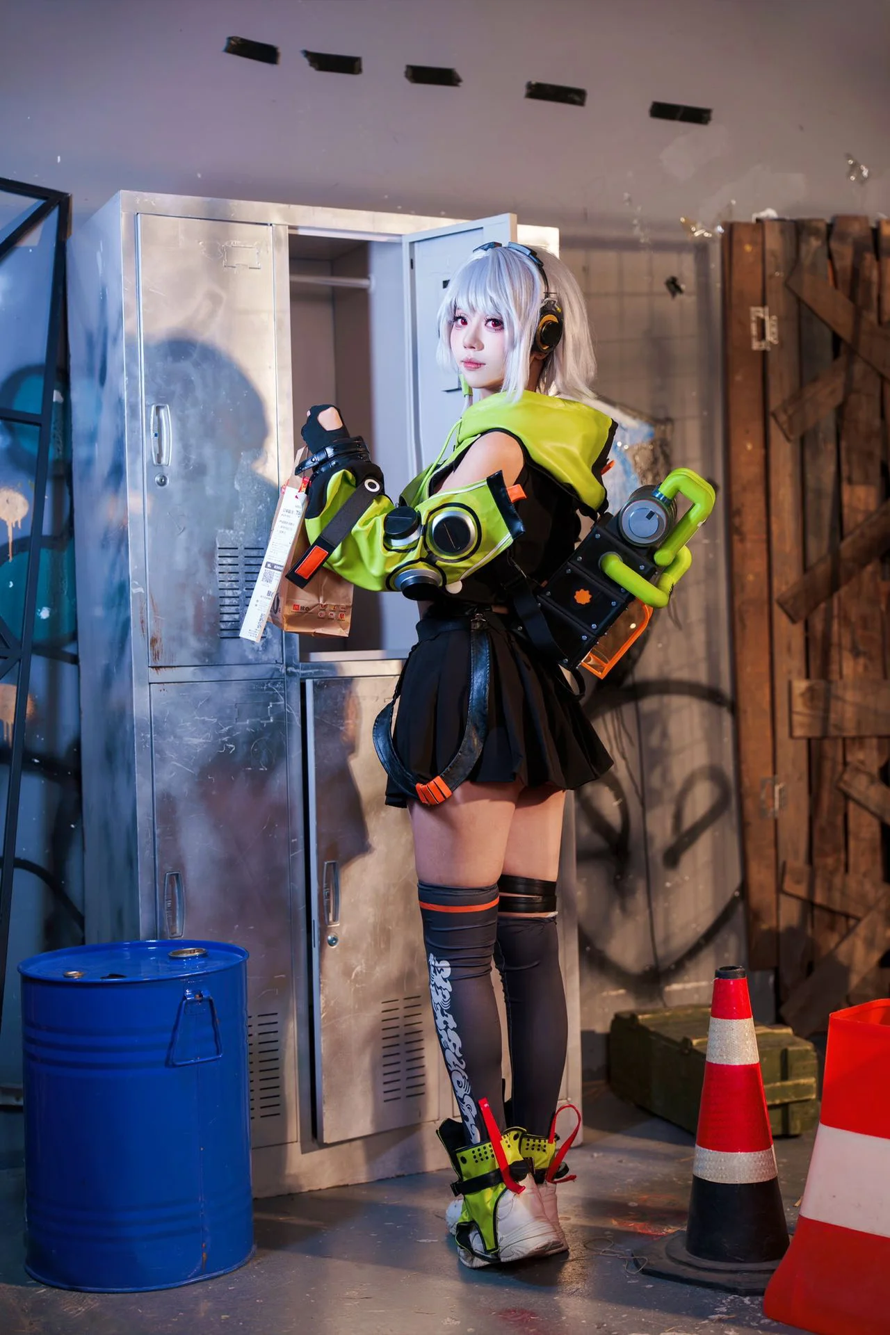 【安比cos】絕區零裡那個銀白短髮的戰術少女 - 第 1 張