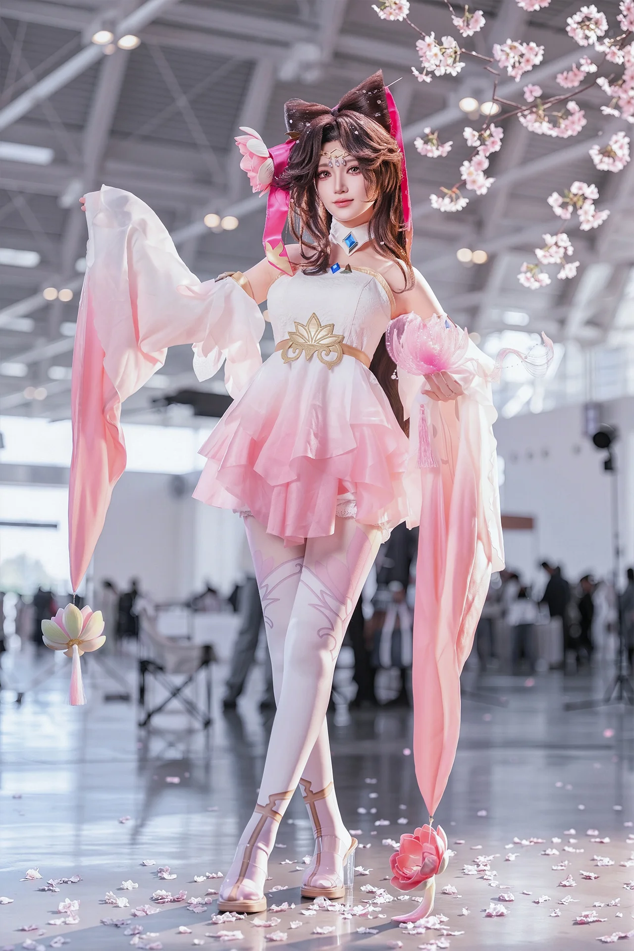 【貂蝉cos】王者荣耀，展馆里的那一抹梦幻粉白 - 第 1 张