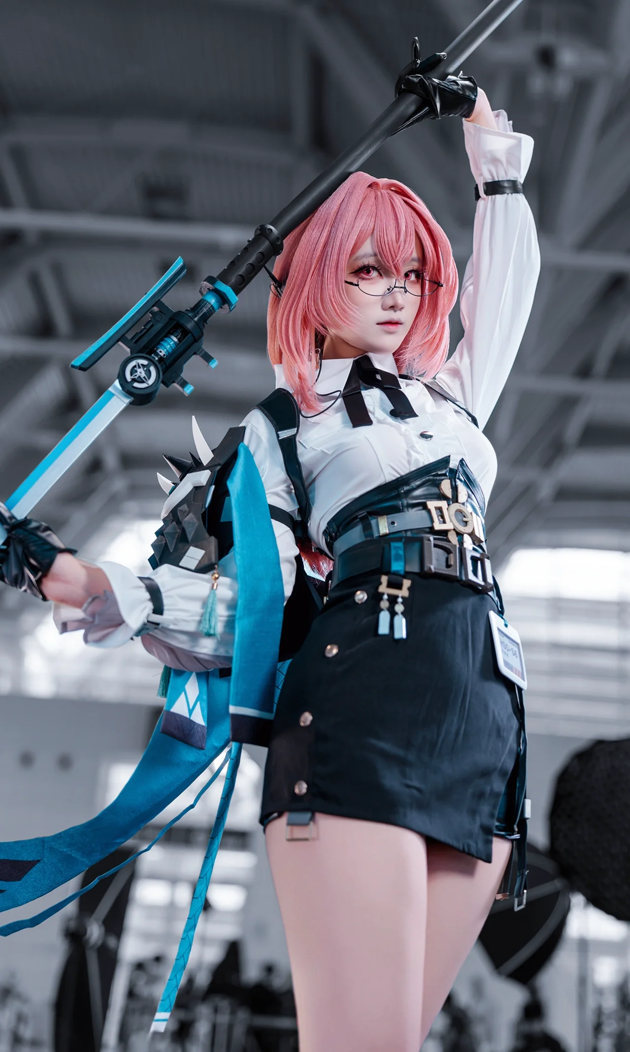 [Tsukishiro Yanagi Cosplay] Zenless Zone Zero Section 6 Deputy Chief, On a Mission - Image 2