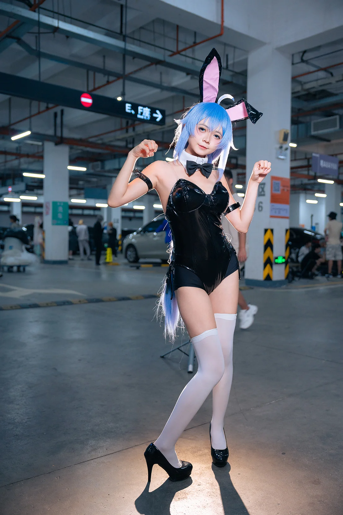 【洛琪希cos】无职转生，车库里的高光兔女郎 - 第 2 张