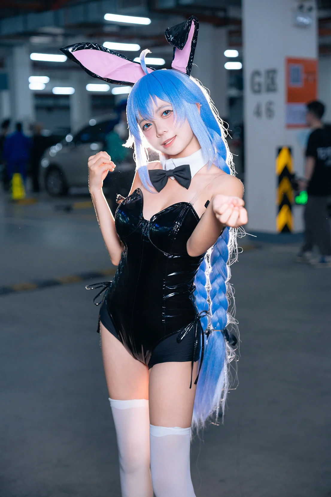 【洛琪希cos】无职转生，车库里的高光兔女郎 - 第 3 张
