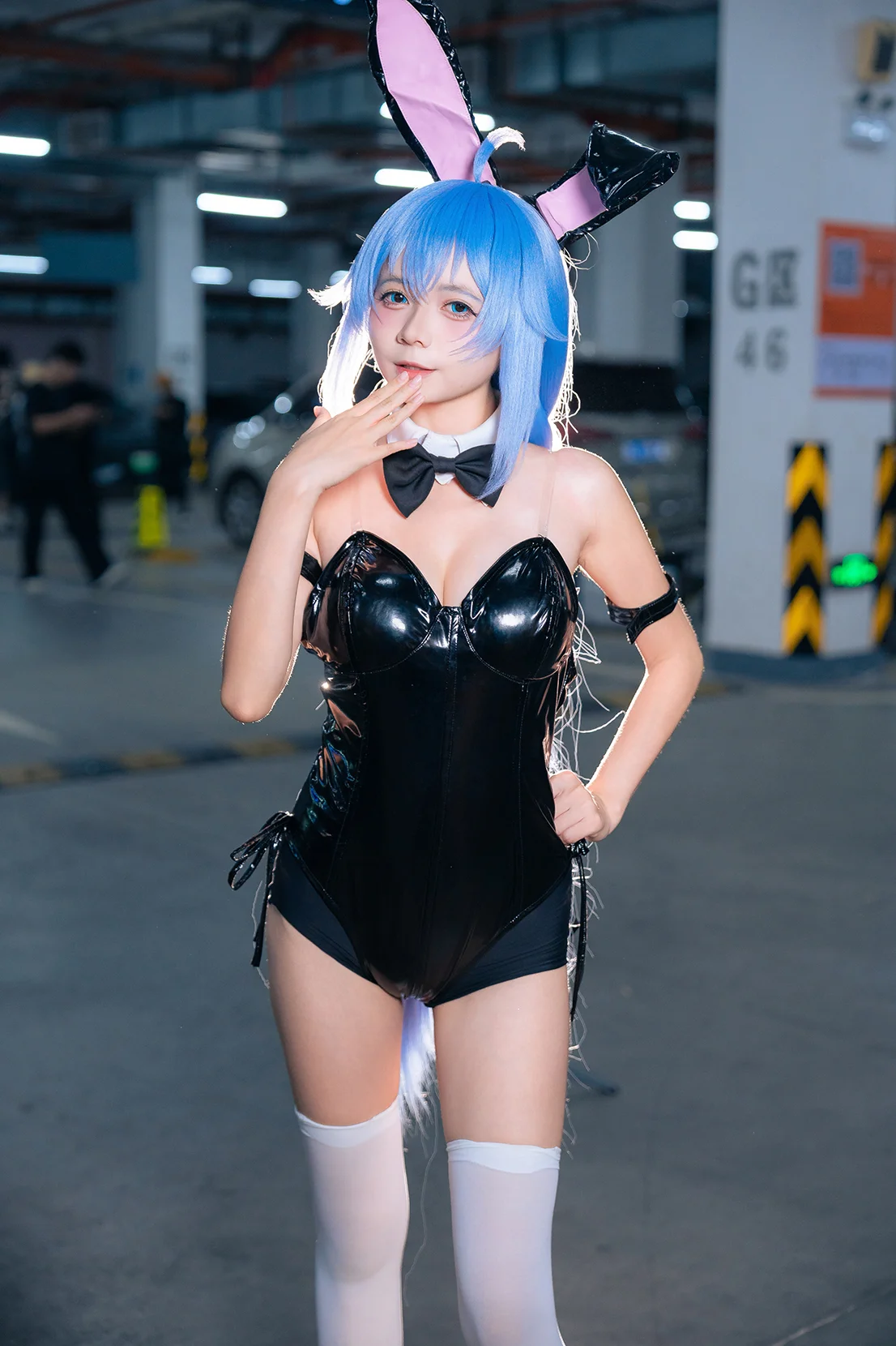 【洛琪希cos】无职转生，车库里的高光兔女郎 - 第 4 张