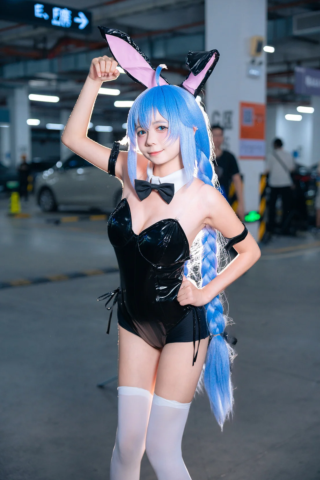 【洛琪希cos】无职转生，车库里的高光兔女郎 - 第 5 张