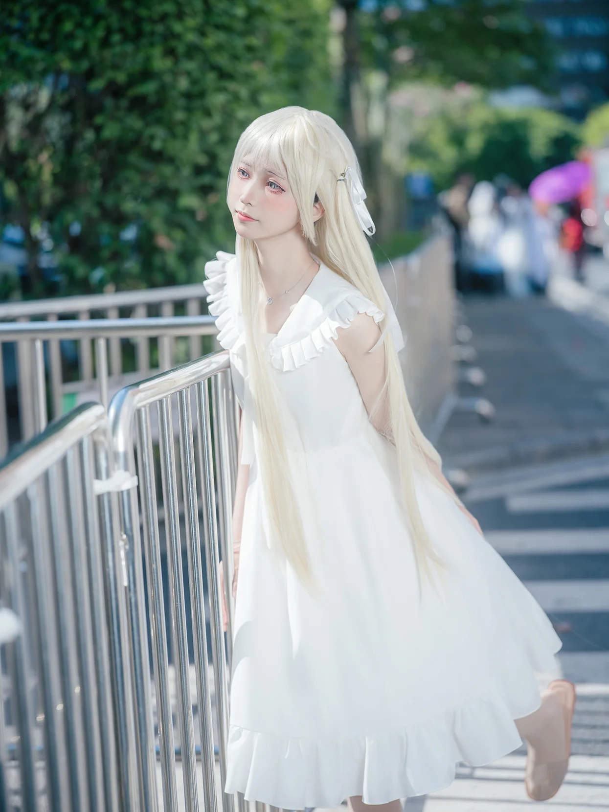 【春日野穹cos】緣之空裡的治癒系白裙，陽光下的漫展瞬間 - 第 5 張
