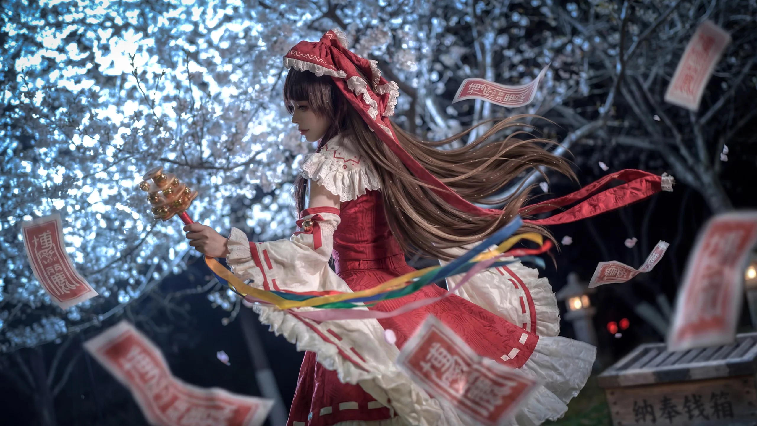 【博丽灵梦cos】东方project夜樱飞舞下的巫女 - 第 3 张