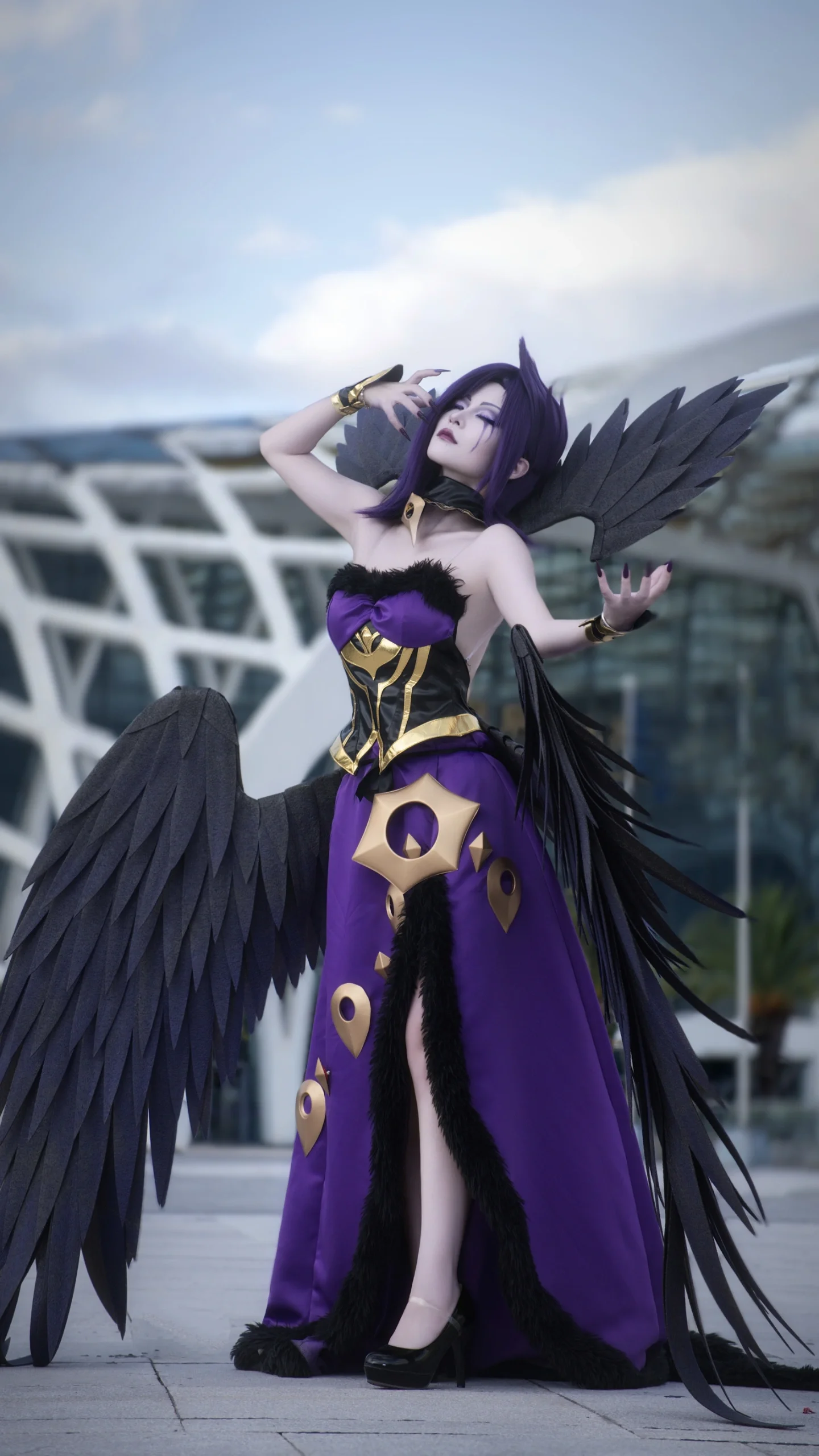 【莫甘娜cos】英雄联盟中的堕落天使，黑紫羽翼的现实投影 - 第 2 张