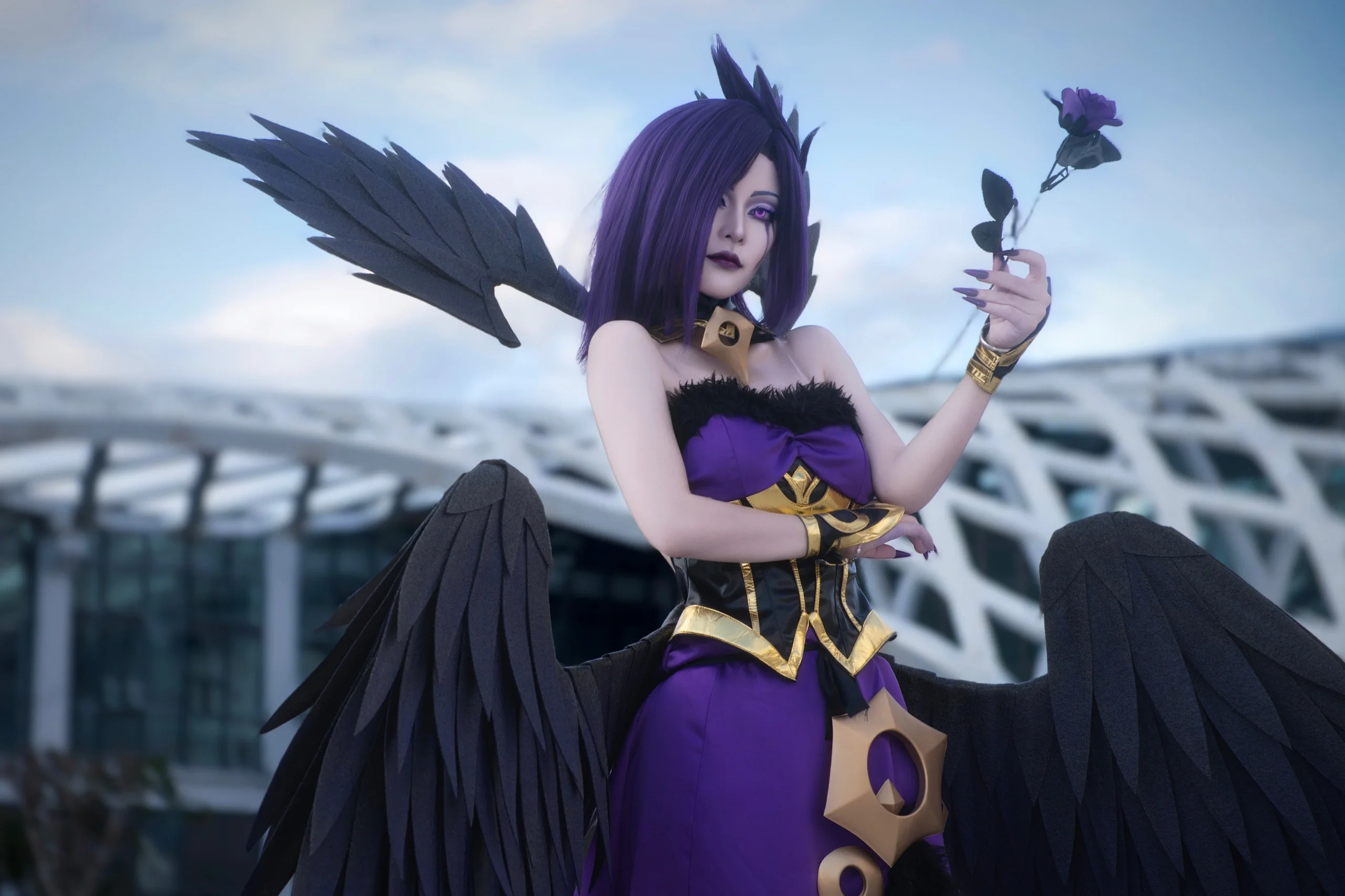 【莫甘娜cos】英雄联盟中的堕落天使，黑紫羽翼的现实投影 - 第 6 张