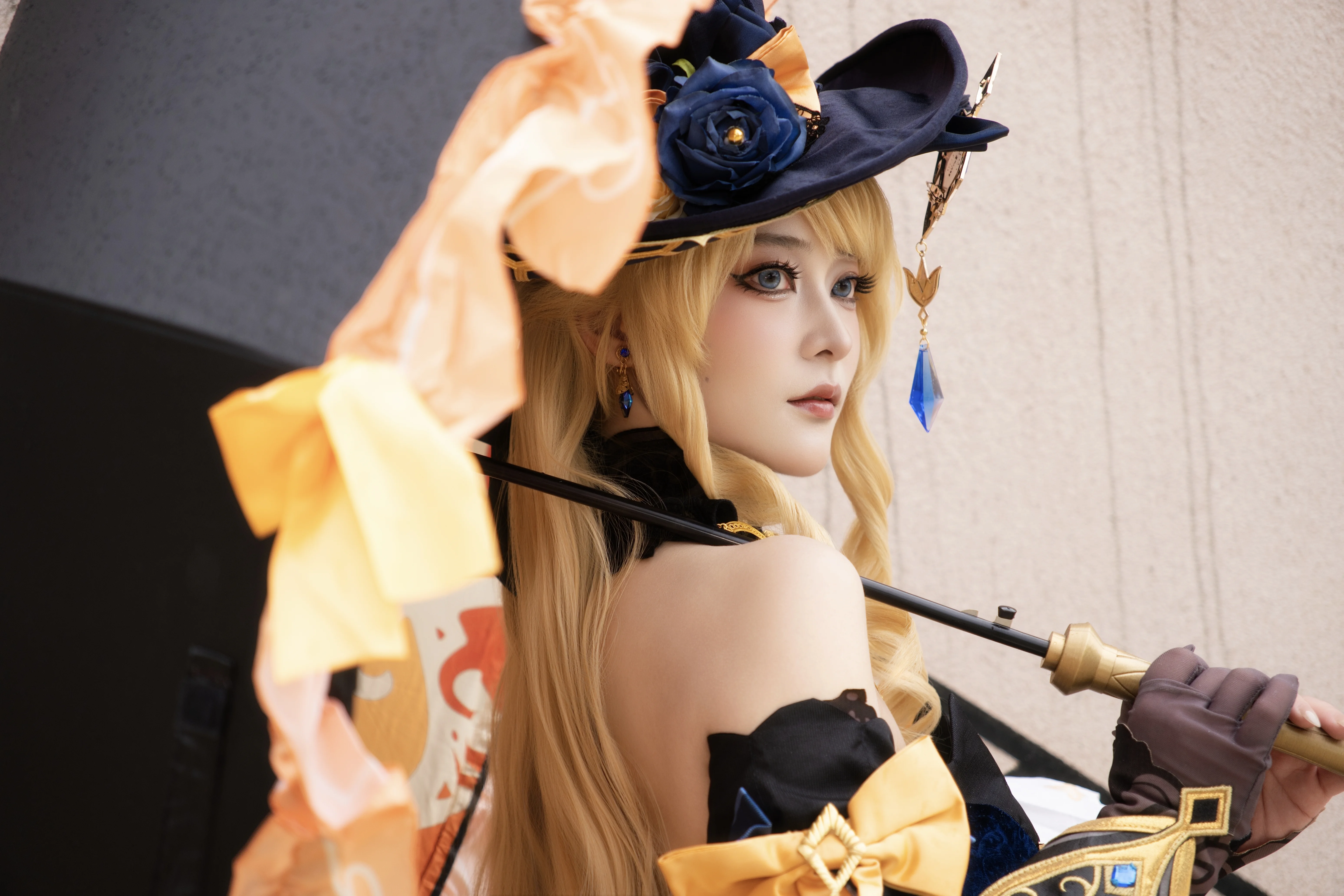 【娜維婭cos】原神楓丹之旅，明豔黃玫瑰與耀眼藍寶石 - 第 1 張