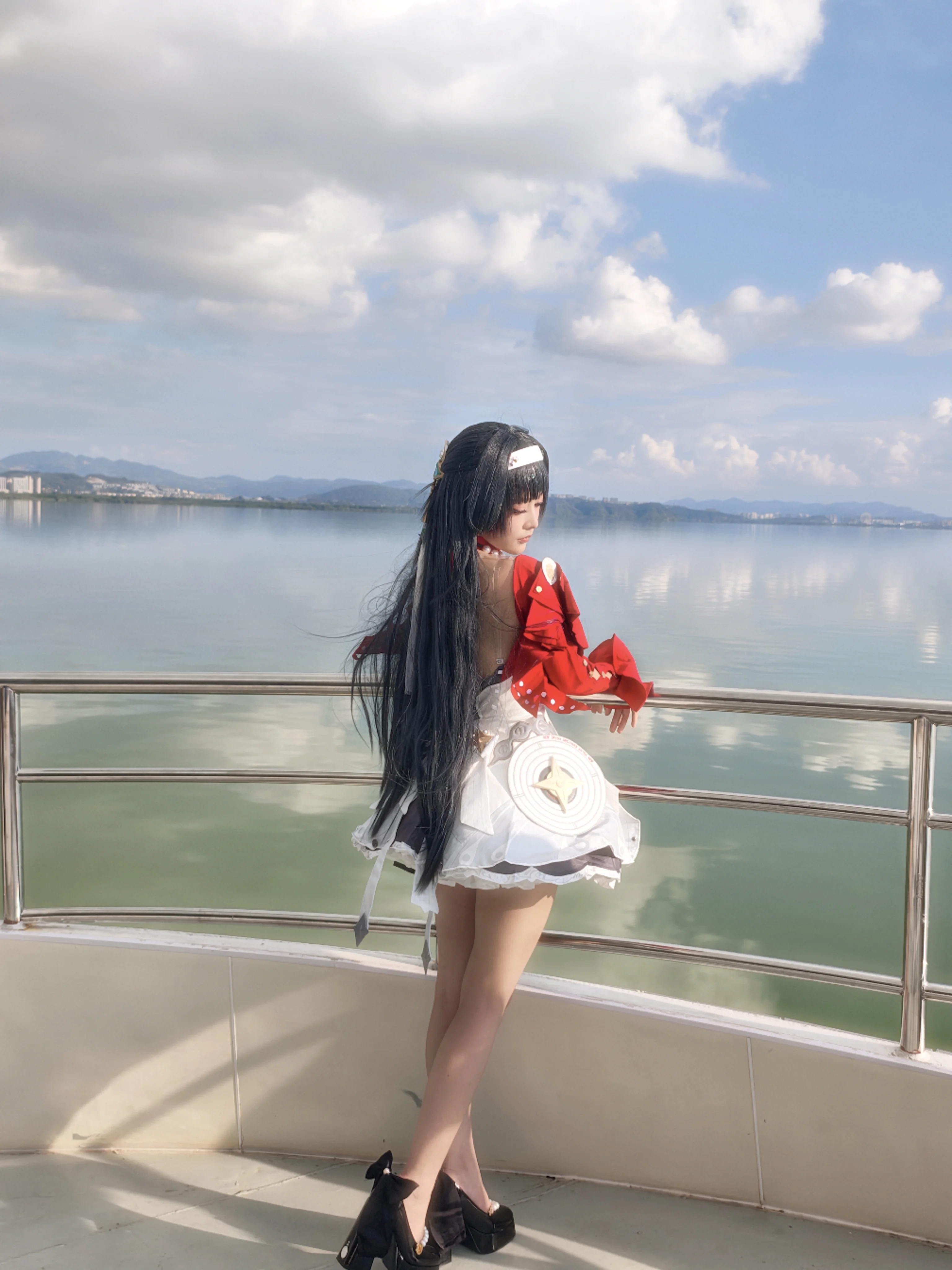 【耀嘉音cos】绝区零里的天琴座，与水面和微风做伴 - 第 4 张