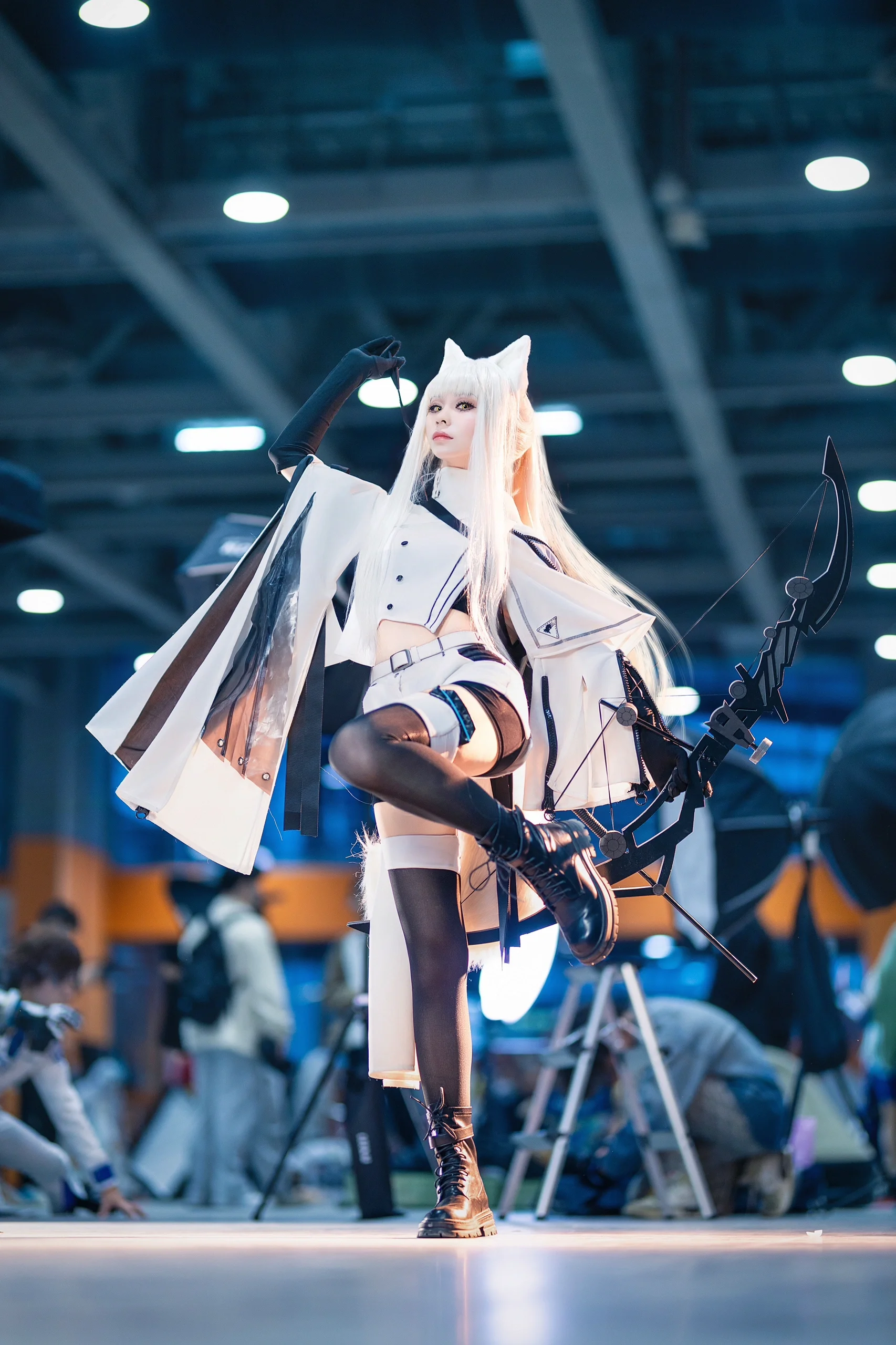 【プラチナコスプレ】アークナイツの射手、弓弦を引き絞るその瞬間 - 1 枚目
