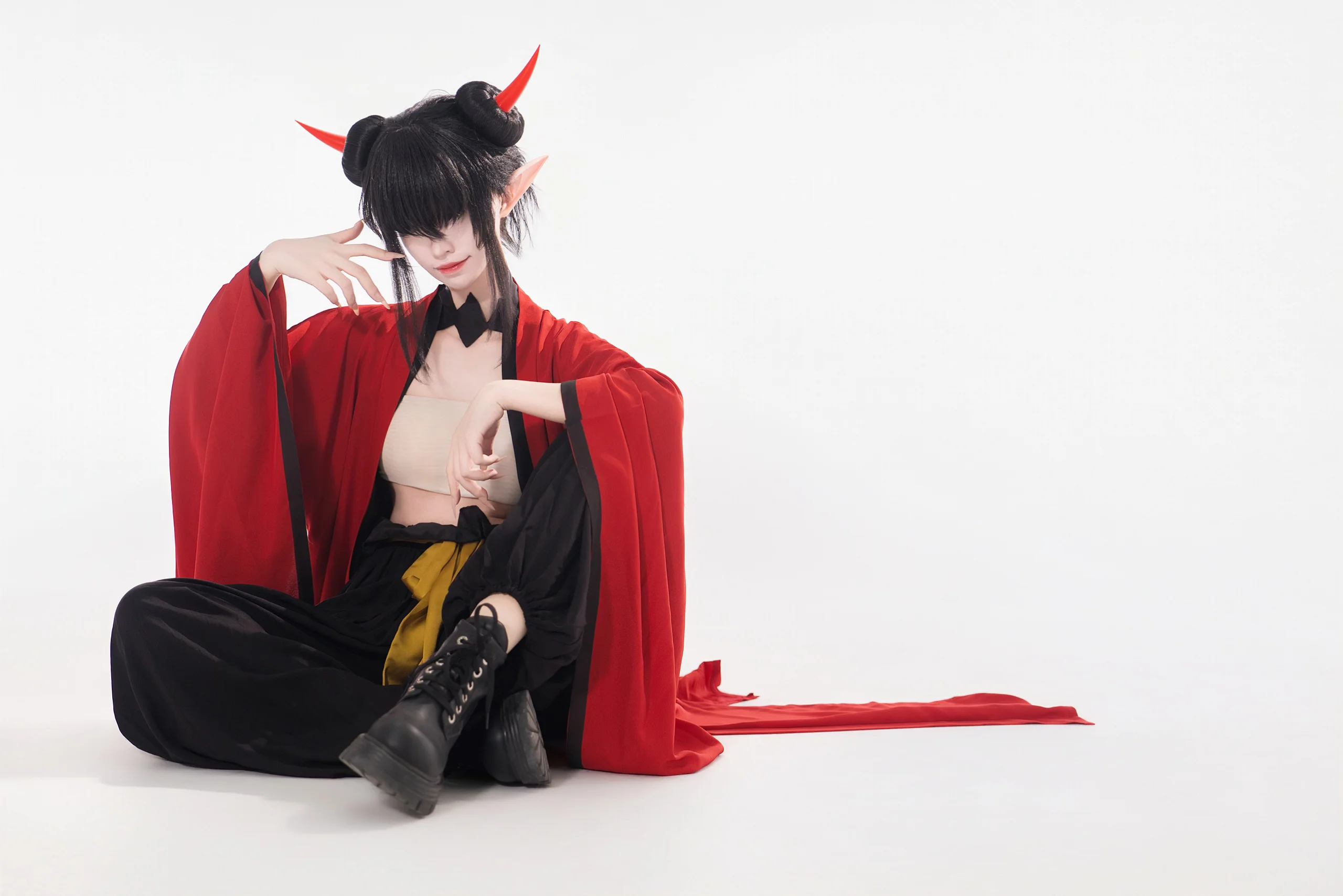 【肄目のコスプレ】羅小黒戦記2の赤黒エルフ、ソロ本編カットの撮影が最高に楽しかった - 4 枚目