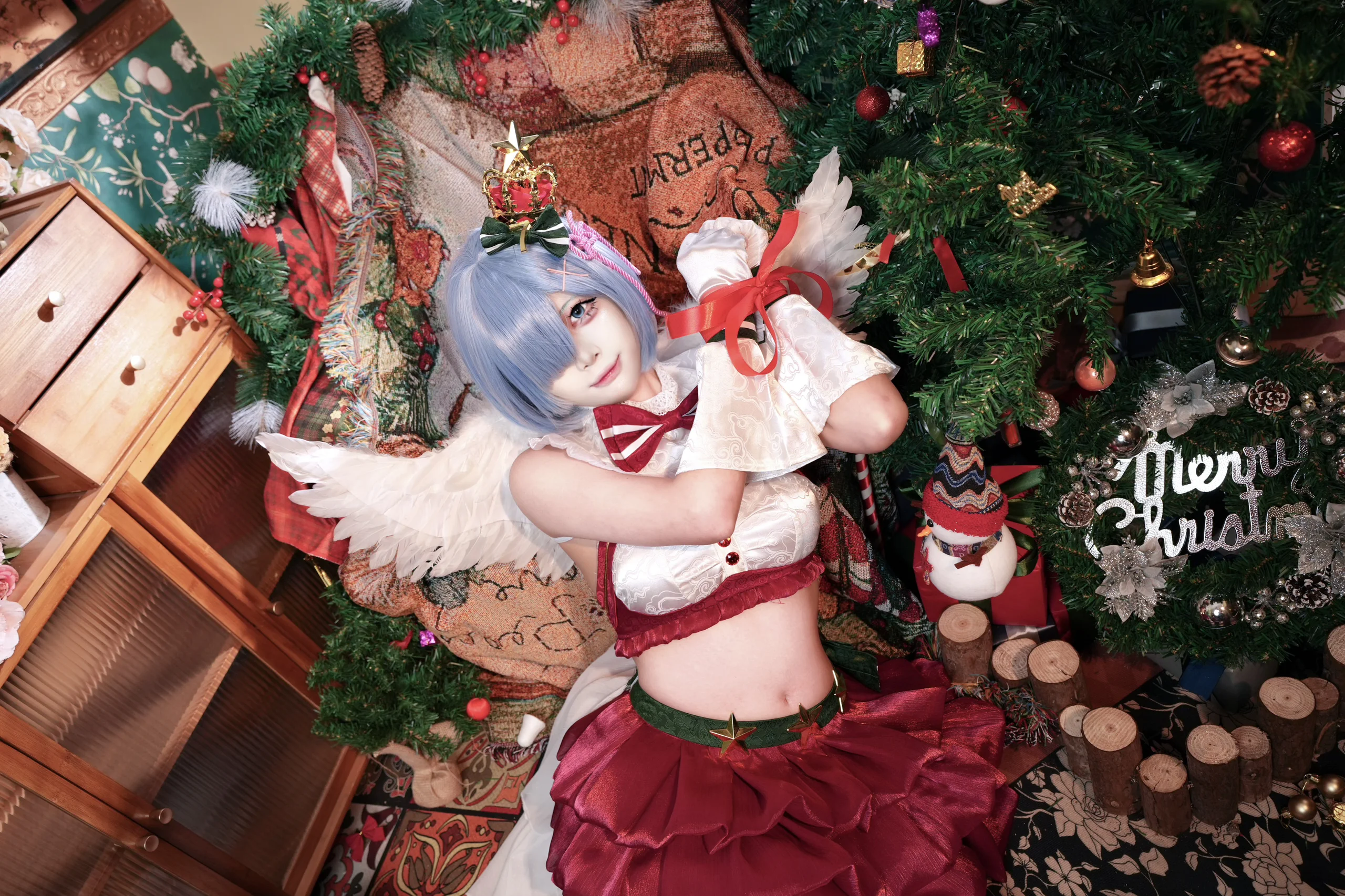【レム コスプレ】『Re:ゼロから始める異世界生活』、クリスマスの夜の温かな寄り添い - 1 枚目