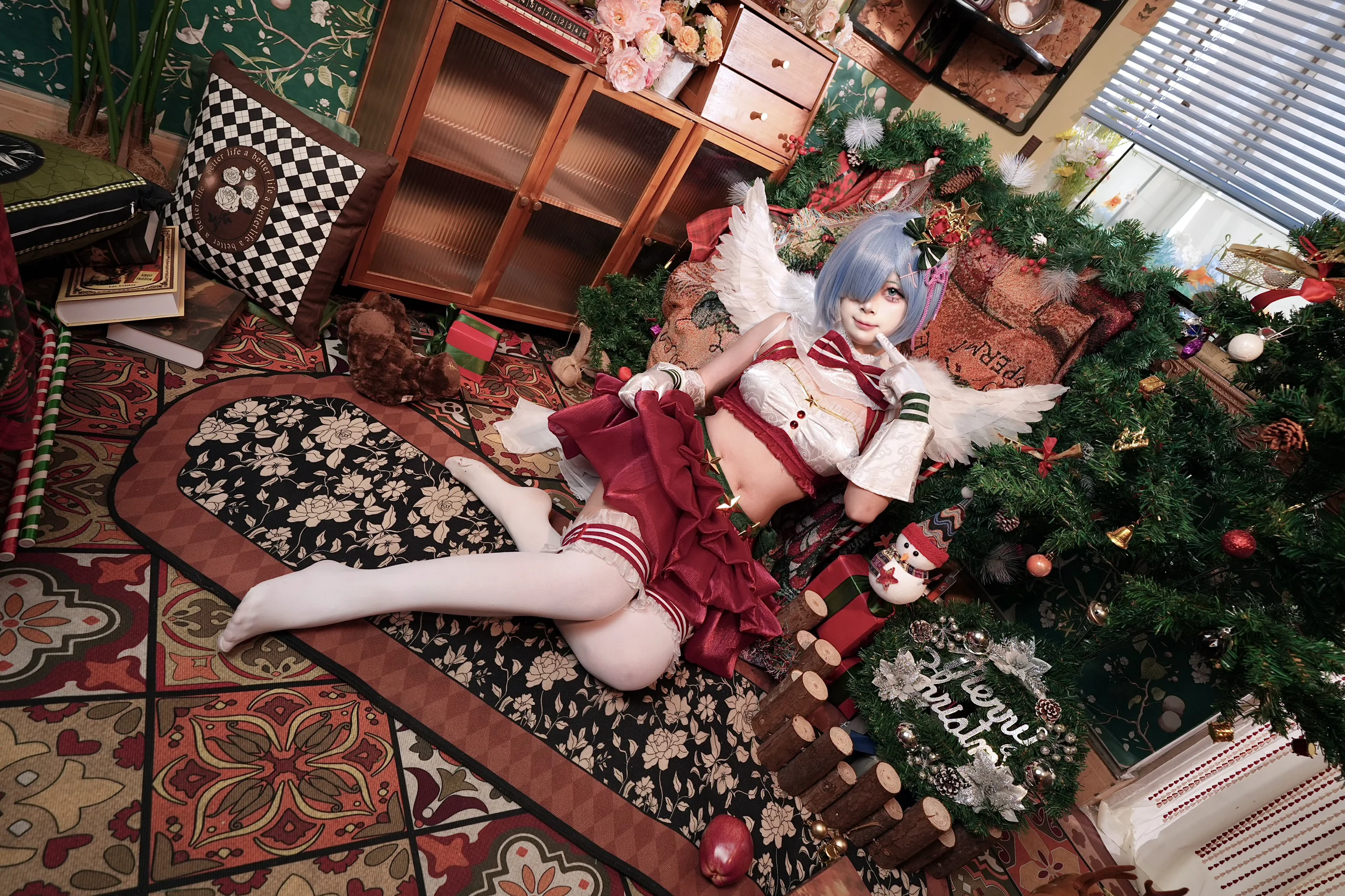 【レム コスプレ】『Re:ゼロから始める異世界生活』、クリスマスの夜の温かな寄り添い - 3 枚目