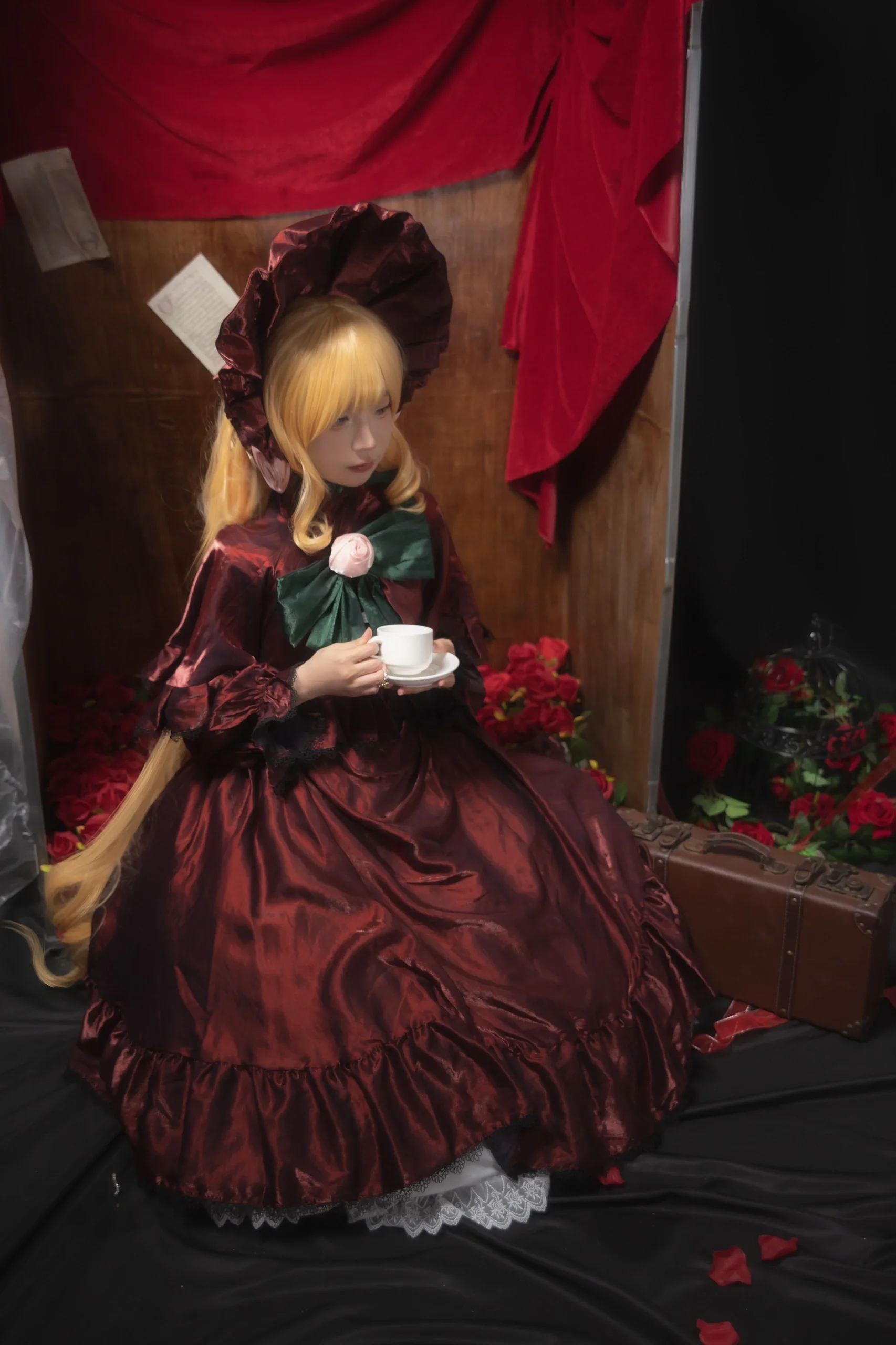 【真红cos】被遗忘的蔷薇少女，木箱中的孤独人偶 - 第 14 张