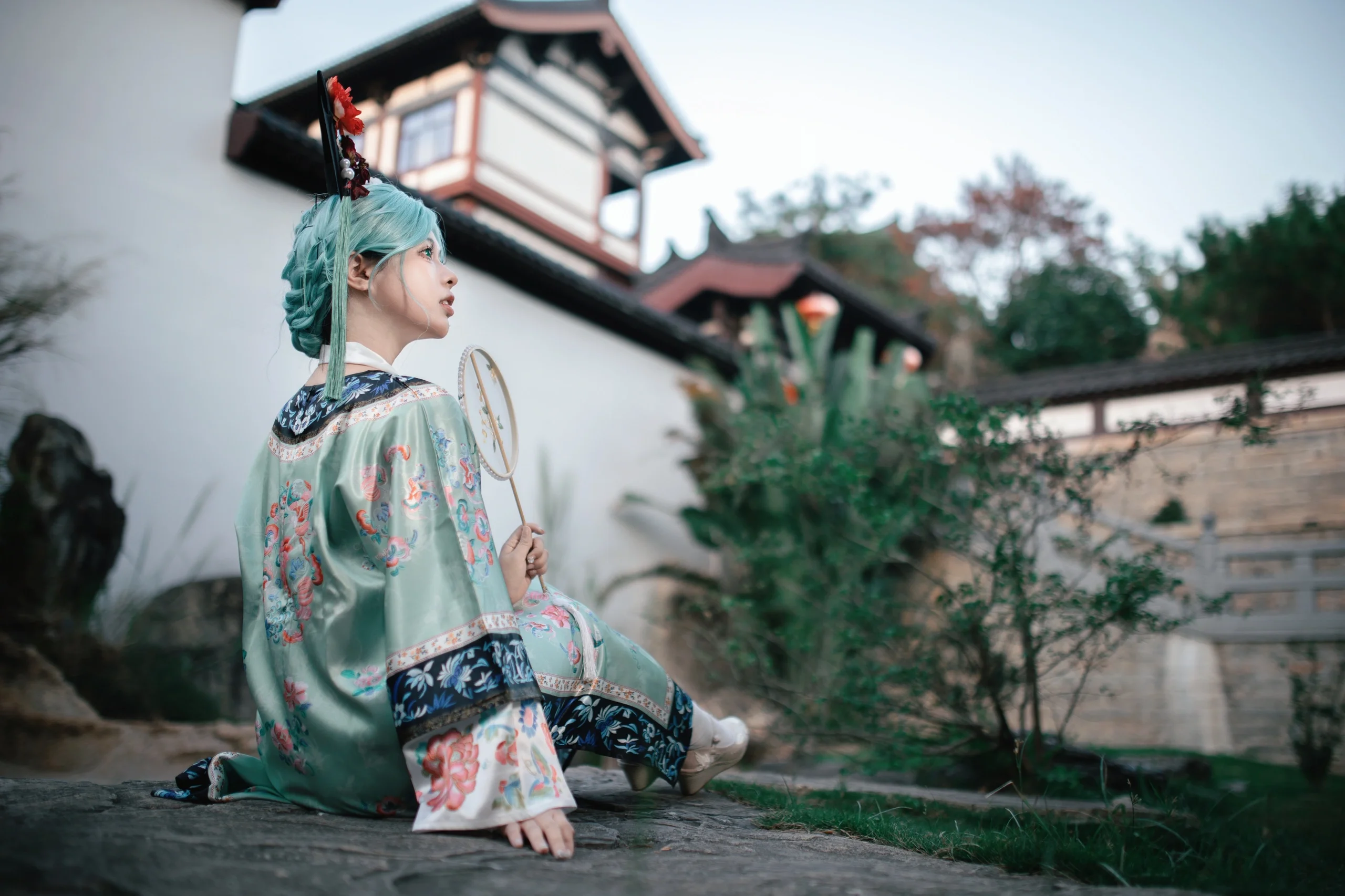 【初音ミクコスプレ】ボーカロイドシリーズのミントグリーンが映える美しい姿、新中国風服のチャイナドレス（旗袍）と二次元の融合 - 10 枚目