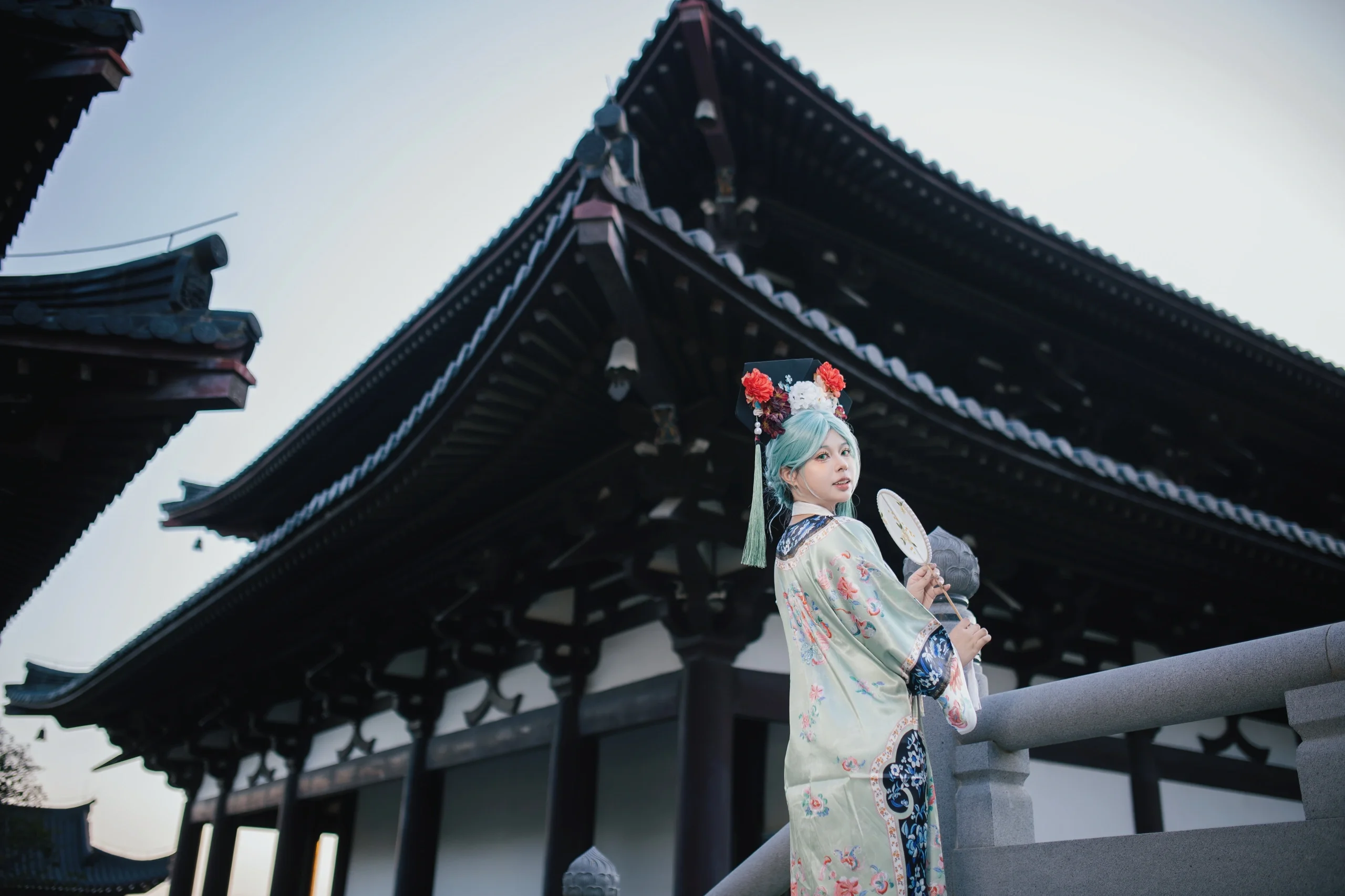 【初音ミクコスプレ】ボーカロイドシリーズのミントグリーンが映える美しい姿、新中国風服のチャイナドレス（旗袍）と二次元の融合 - 13 枚目