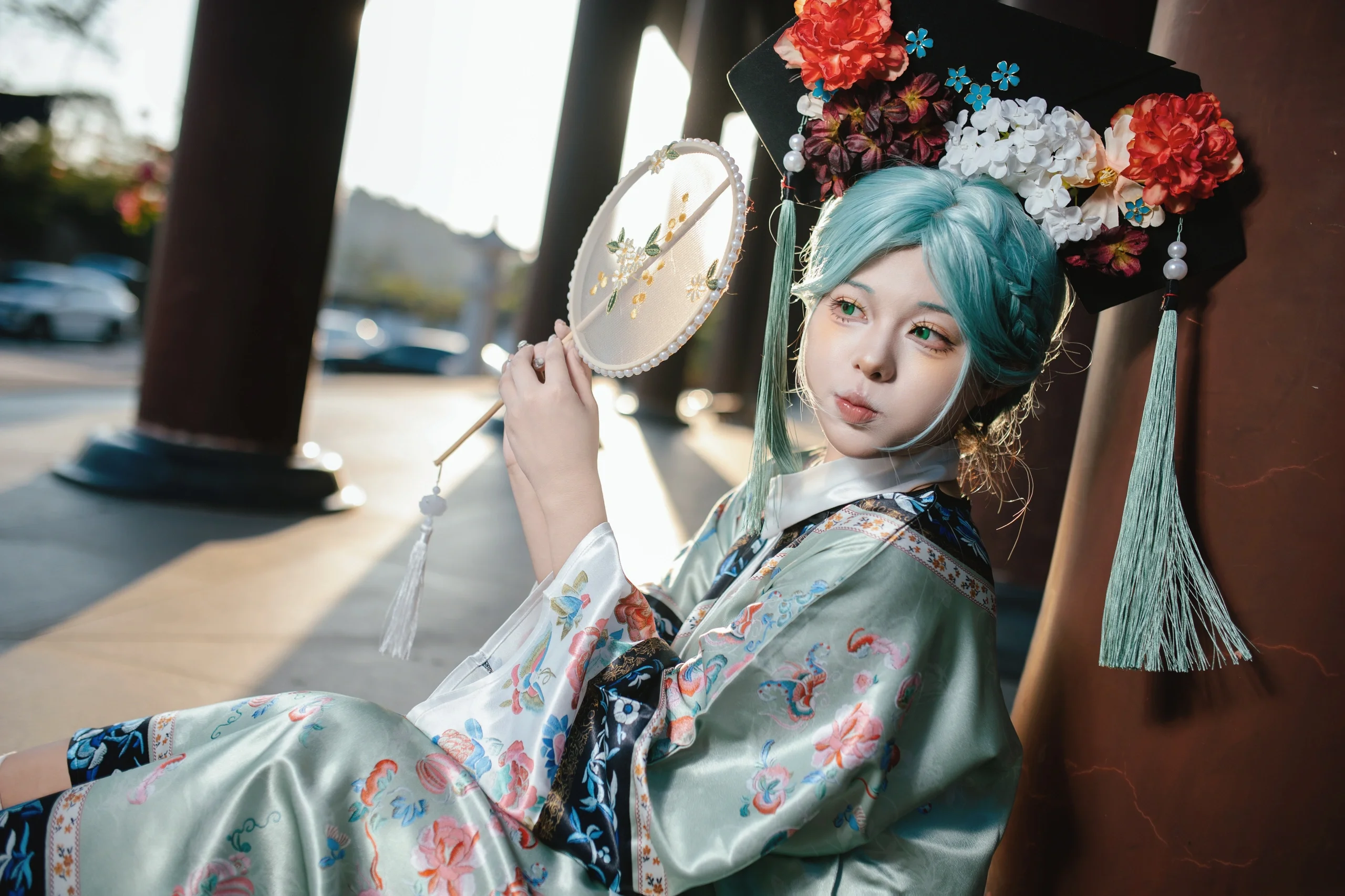 【初音ミクコスプレ】ボーカロイドシリーズのミントグリーンが映える美しい姿、新中国風服のチャイナドレス（旗袍）と二次元の融合 - 6 枚目