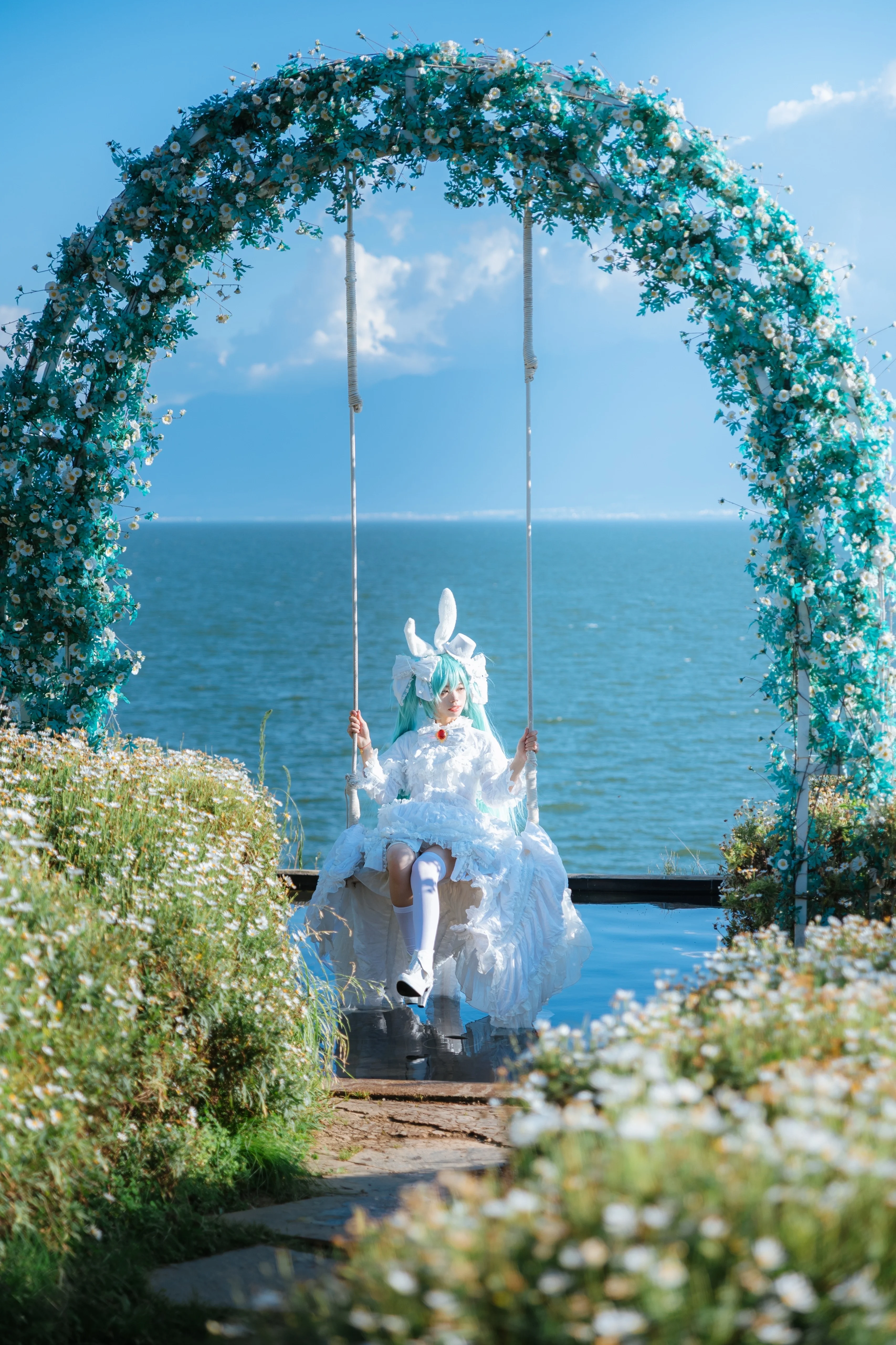 【初音未来cos】VOCALOID的纯白兔耳公主与蔚蓝海风 - 第 1 张