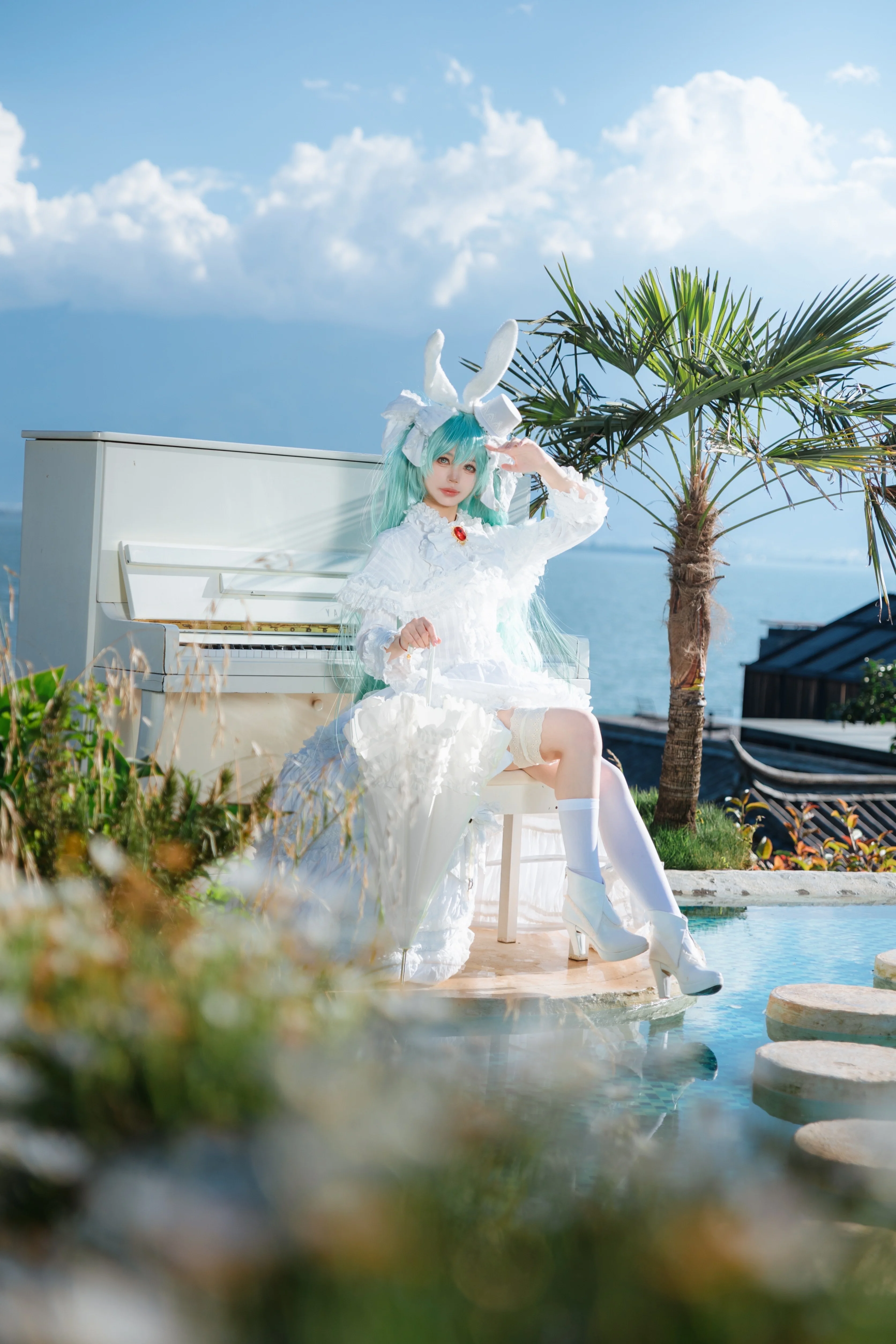 【初音未来cos】VOCALOID的纯白兔耳公主与蔚蓝海风 - 第 2 张