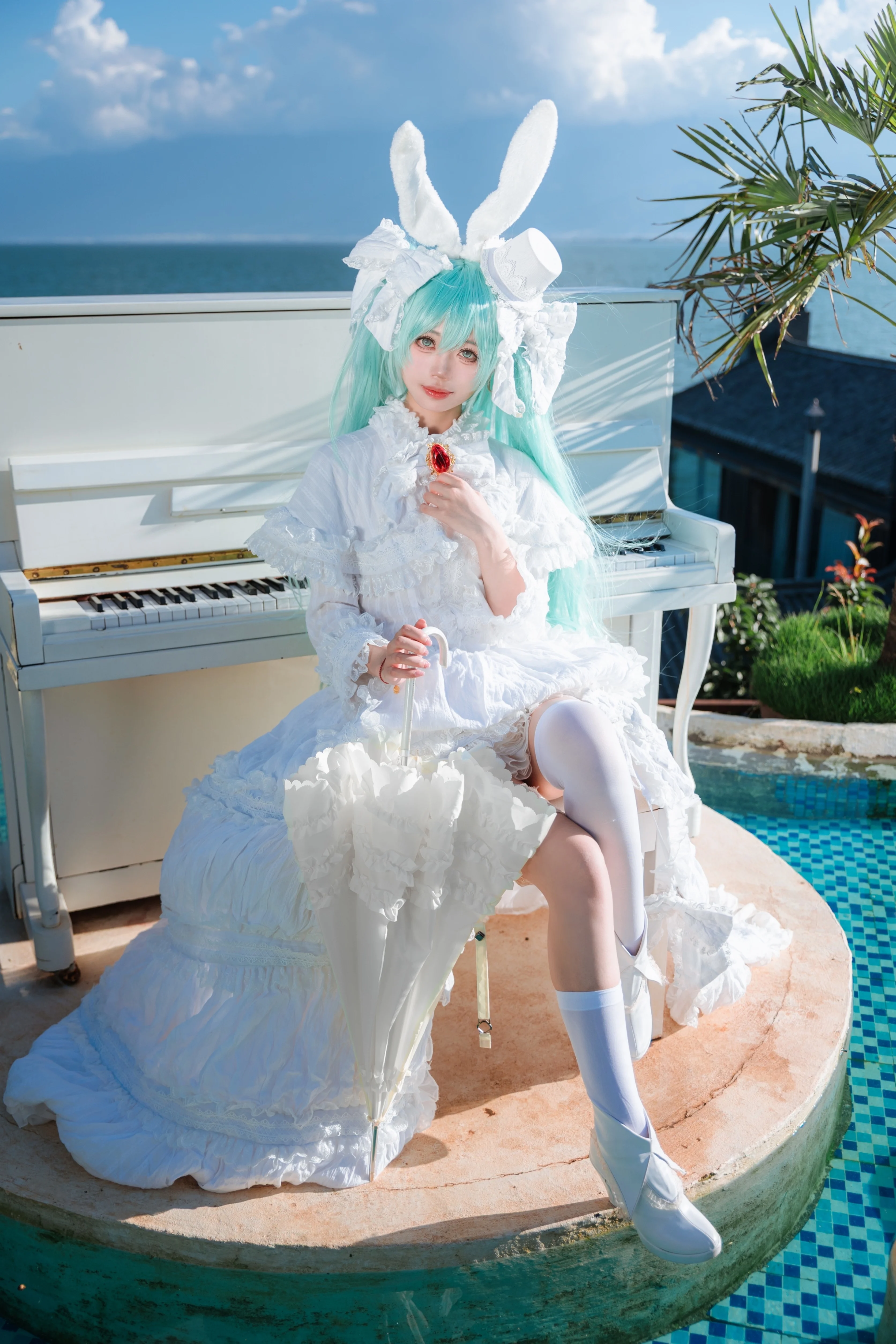 【初音未来cos】VOCALOID的纯白兔耳公主与蔚蓝海风 - 第 3 张