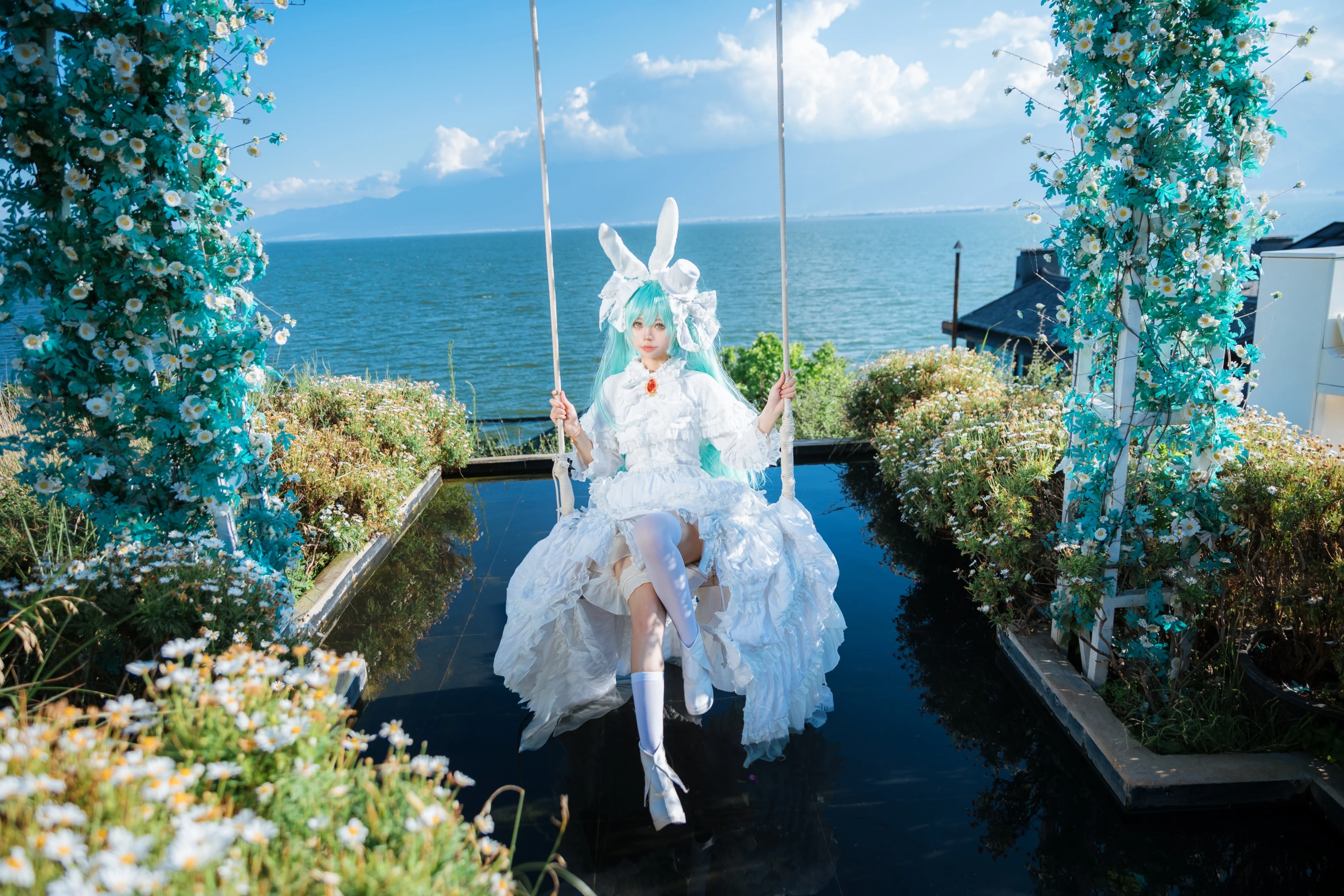 【初音未来cos】VOCALOID的纯白兔耳公主与蔚蓝海风 - 第 4 张
