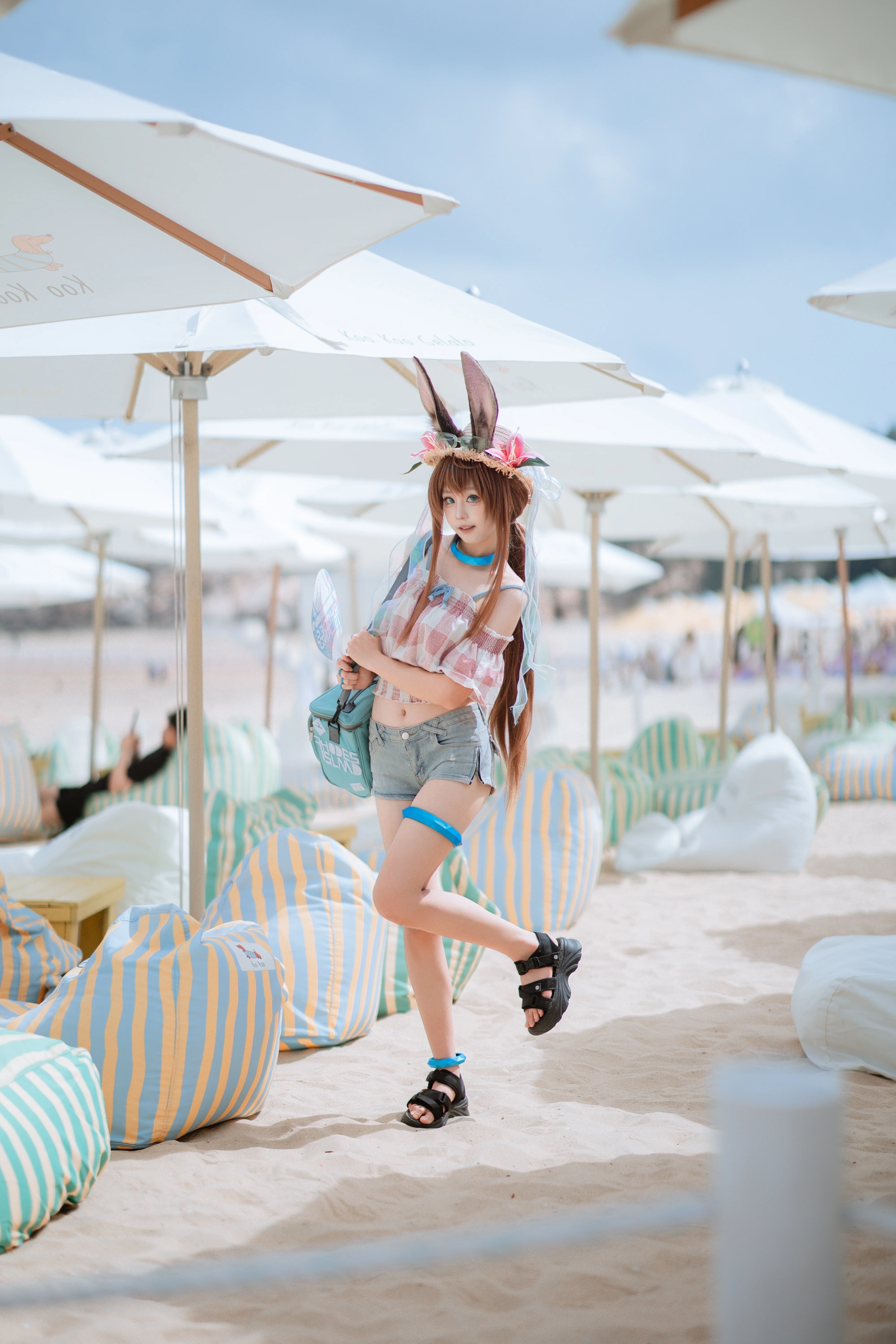 【阿米娅cos】夏日海滩的清爽，阳光下的火蓝之心 - 第 4 张