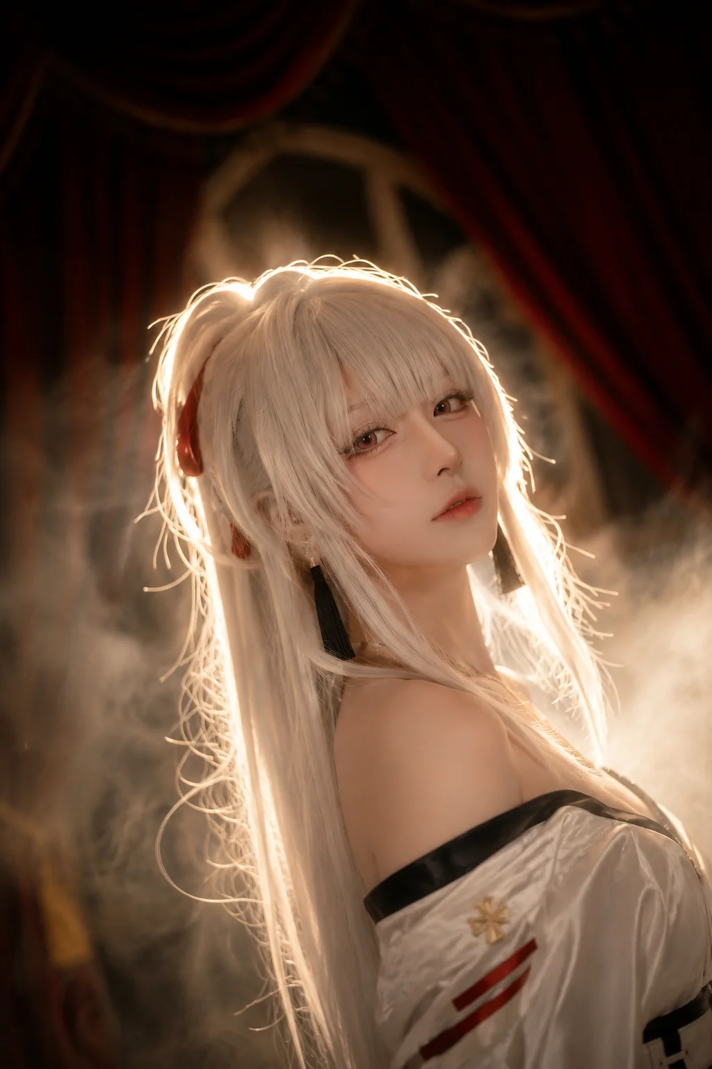 【绯雪cos】鸣潮里的清冷巫女，逆光下的命运 - 第 3 张