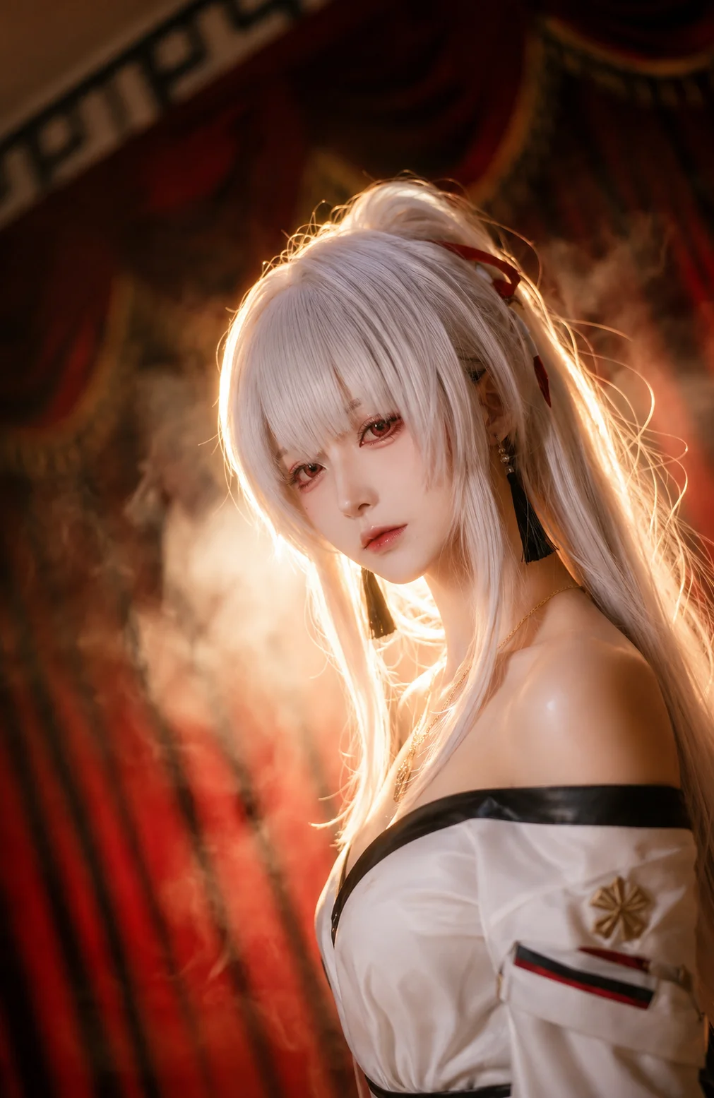 【绯雪cos】鸣潮里的清冷巫女，逆光下的命运 - 第 4 张