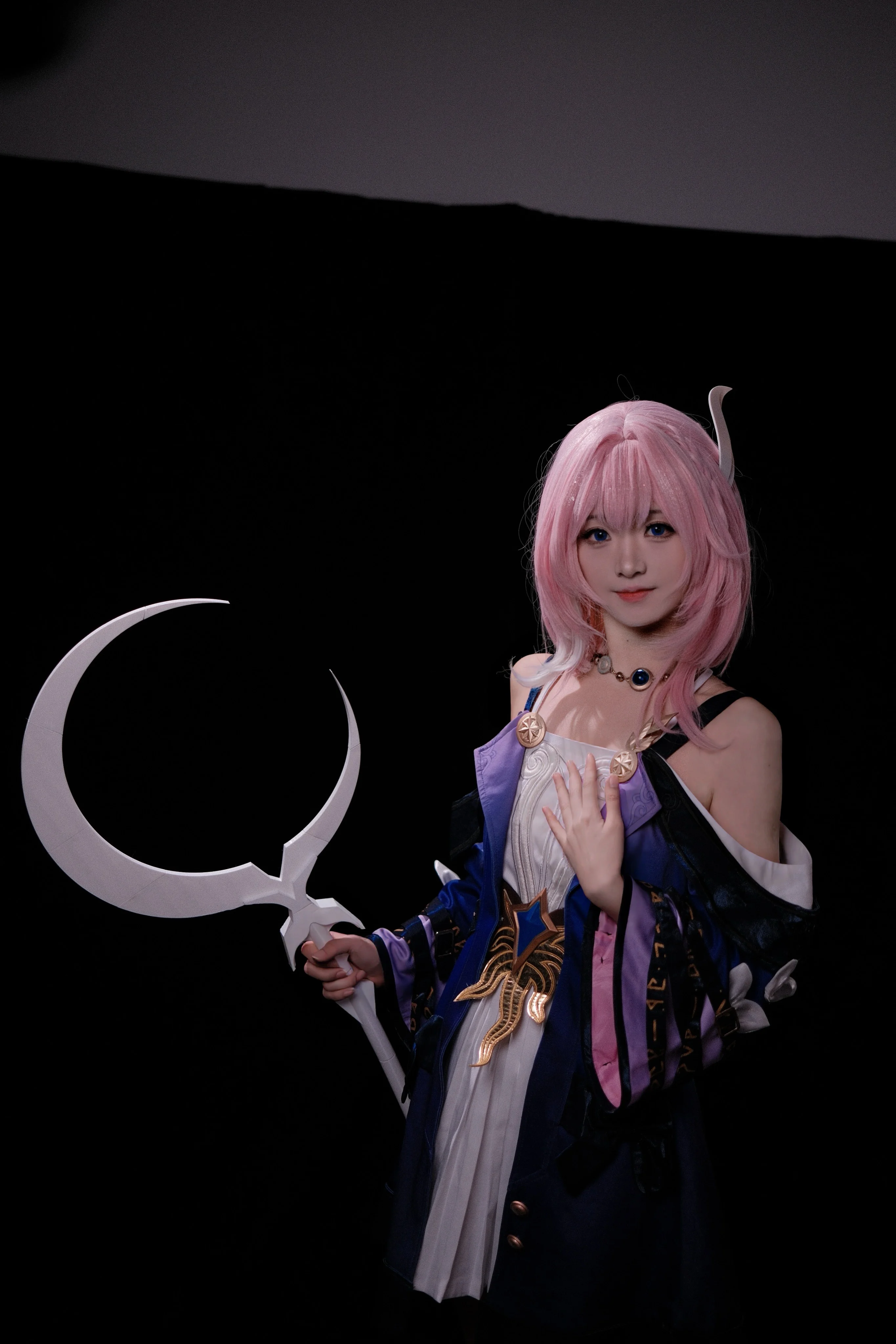 【昔涟cos】崩坏星穹铁道的少女感，在纯黑棚里定格的温柔 - 第 3 张