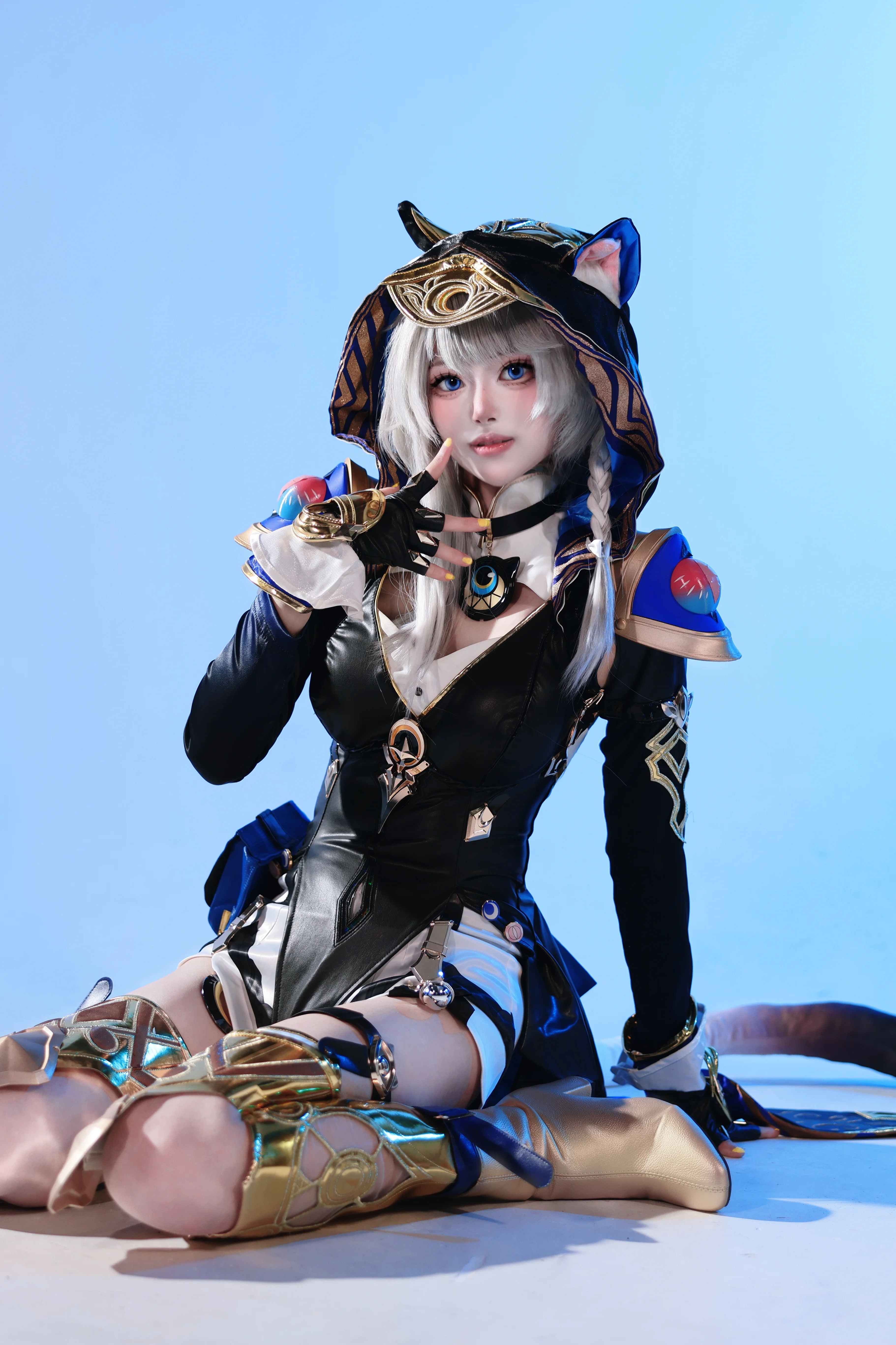 【赛飞儿cos】崩坏星穹铁道里的灵动猫兽，迷眼深邃 - 第 1 张