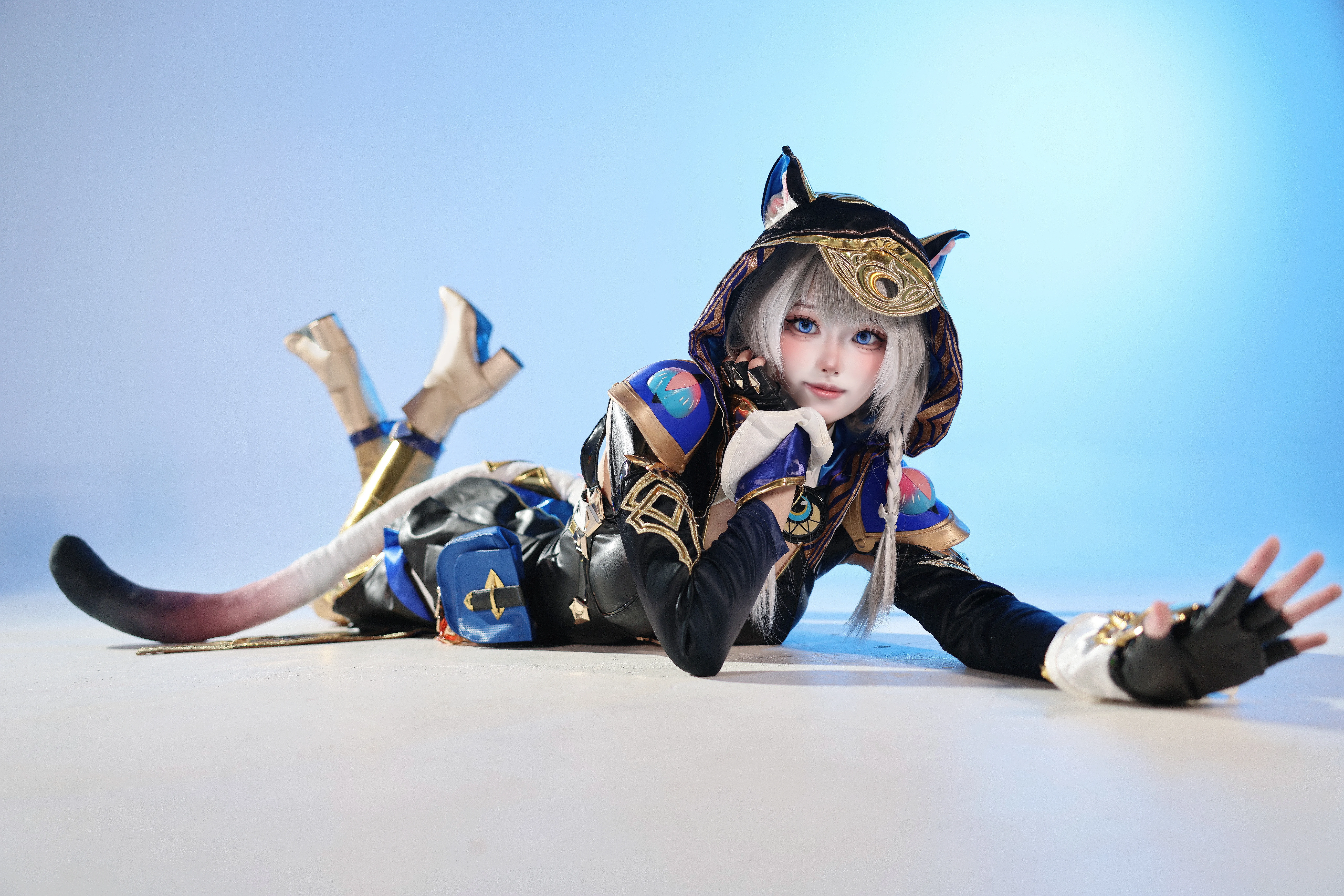 【赛飞儿cos】崩坏星穹铁道里的灵动猫兽，迷眼深邃 - 第 4 张